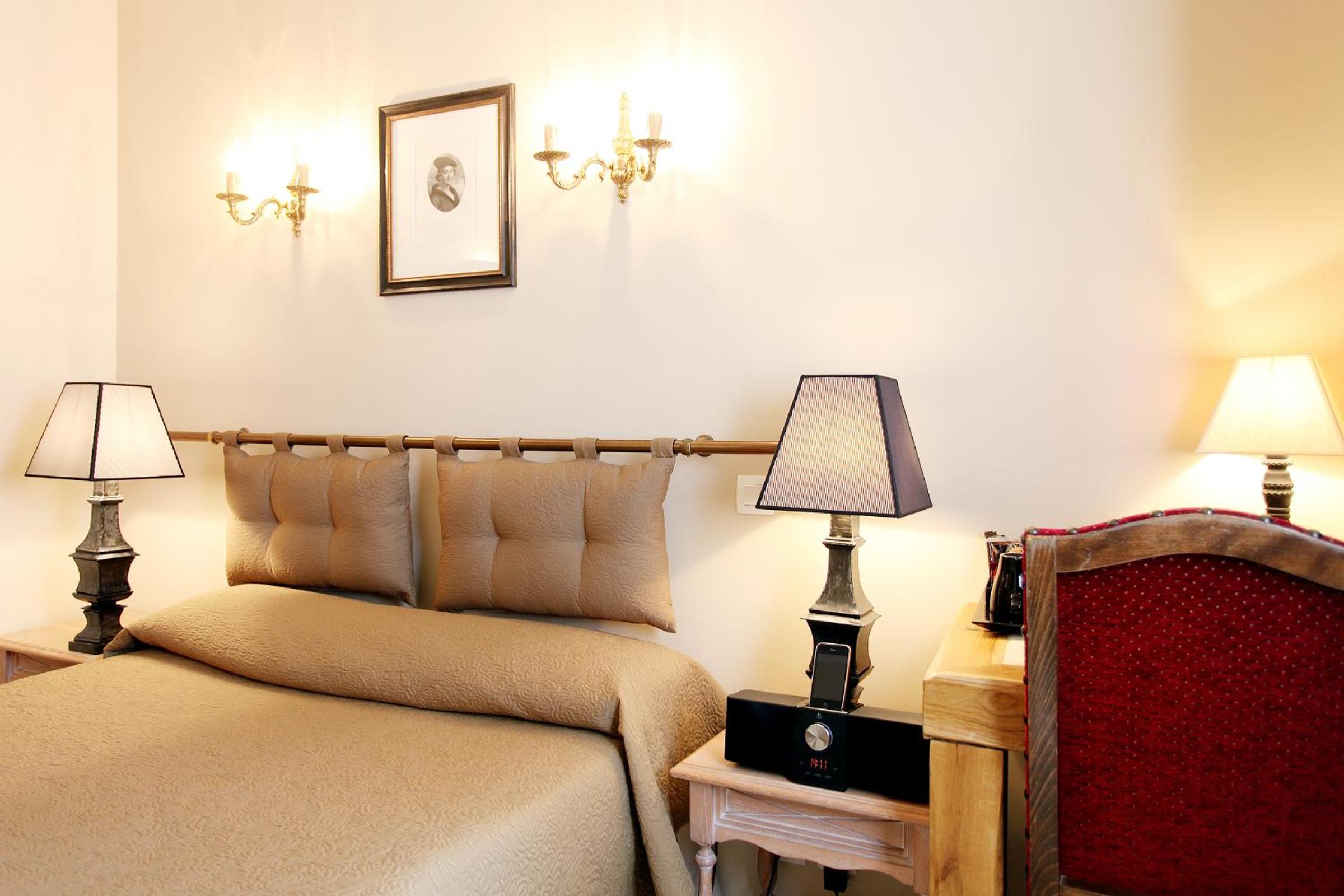 Standard Double Room thumbnail 5