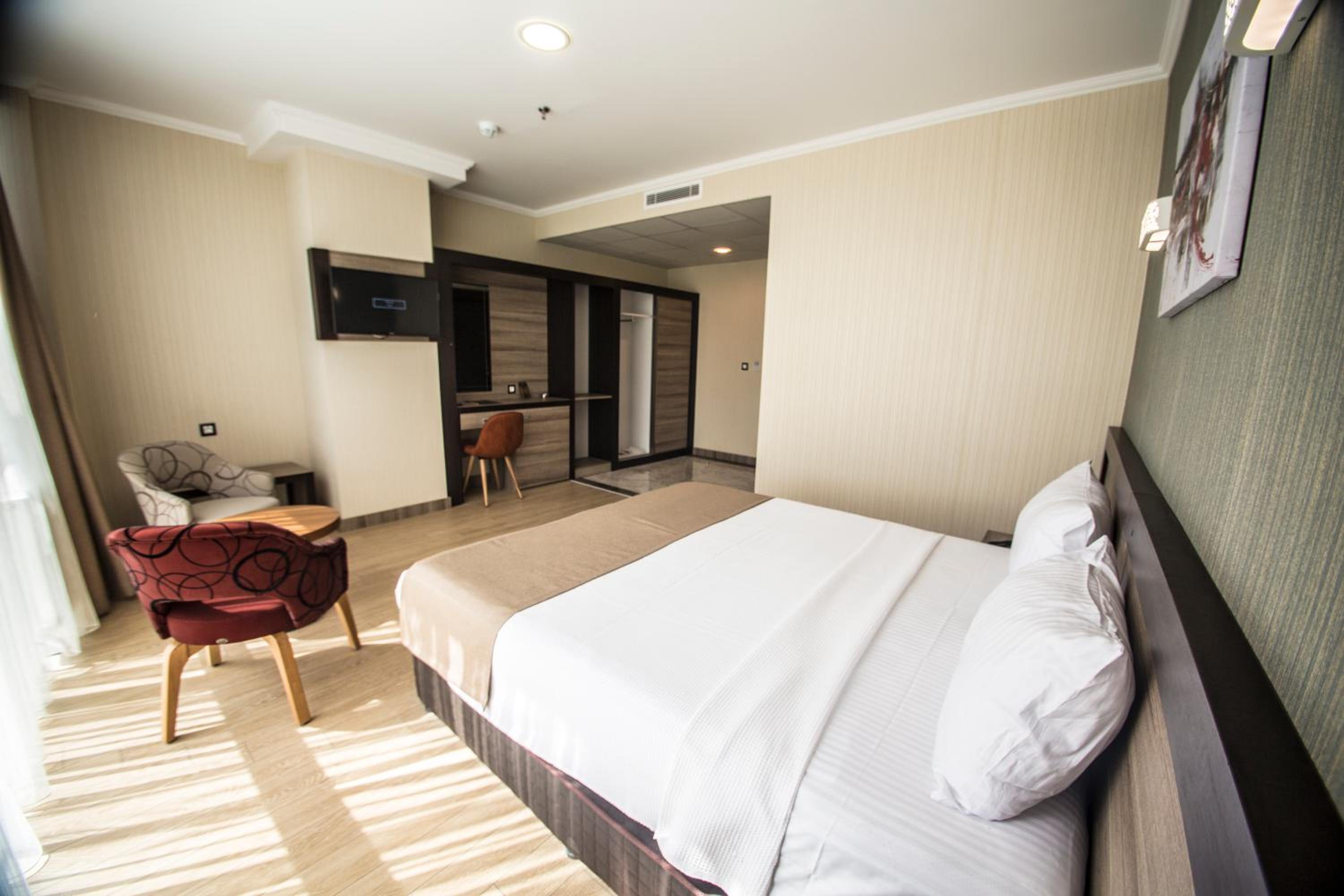 Large Single Room photo 1