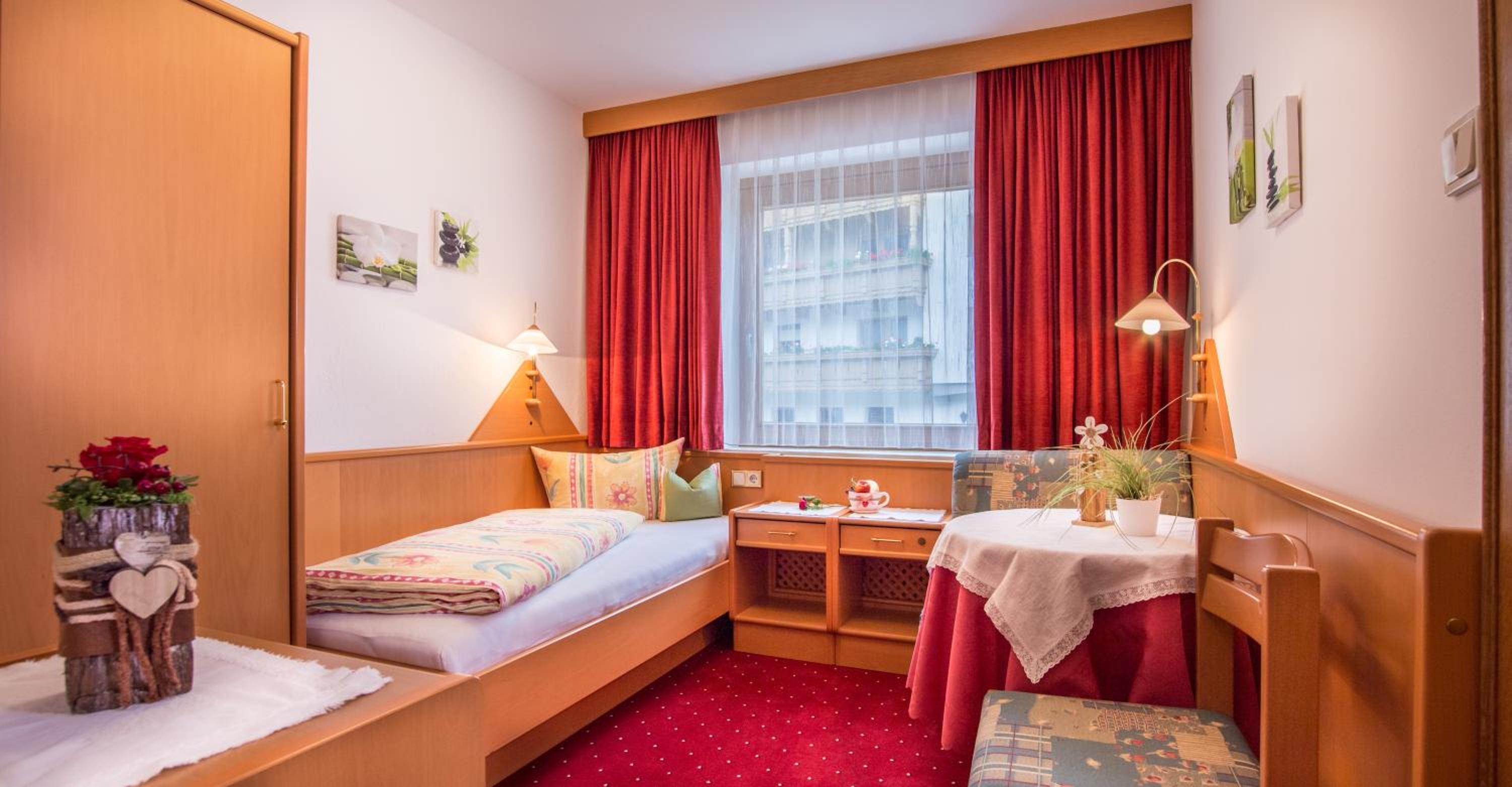 Single Room photo 1