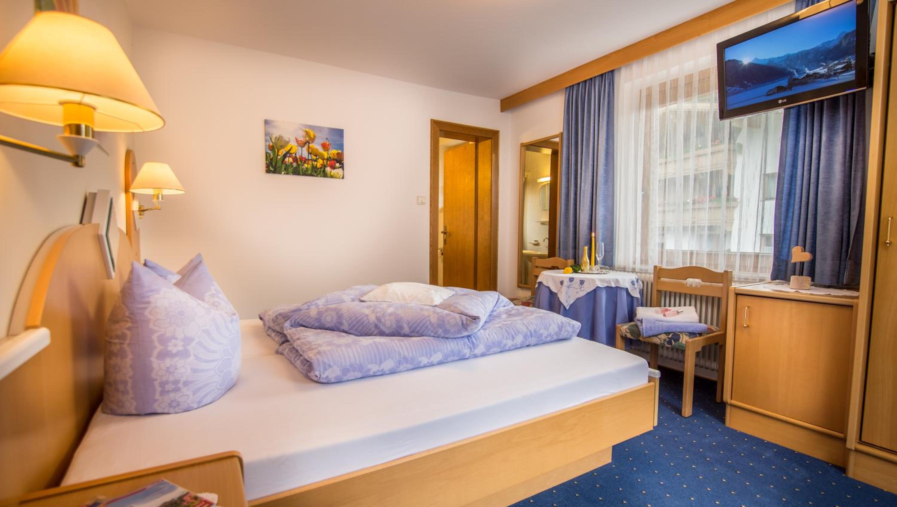 Double Room with Balcony photo 3
