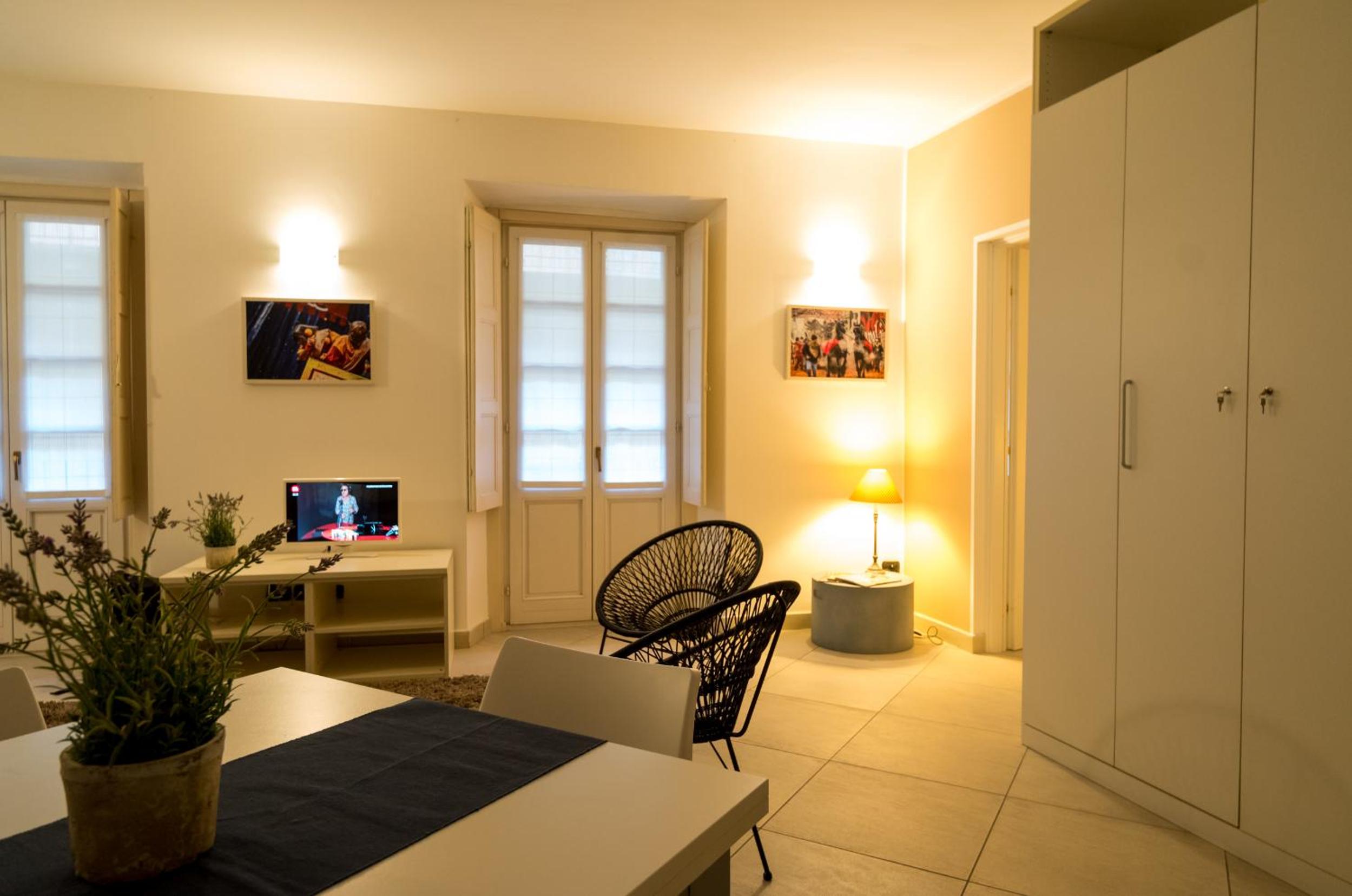 Apartment with Balcony photo 3