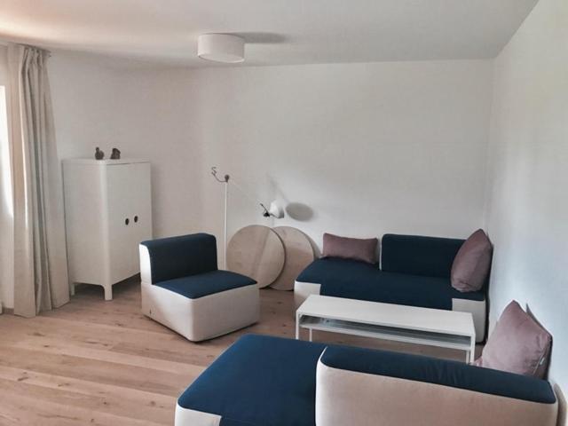 Apartment with Lake View