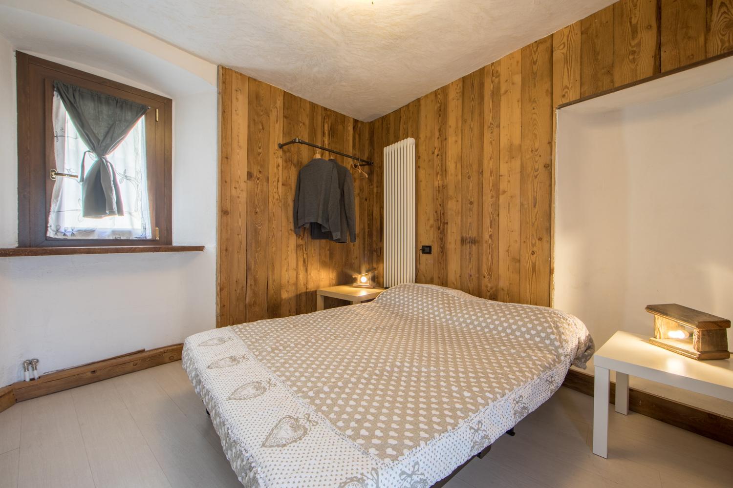 Apartment with Hot Tub - Photo 5