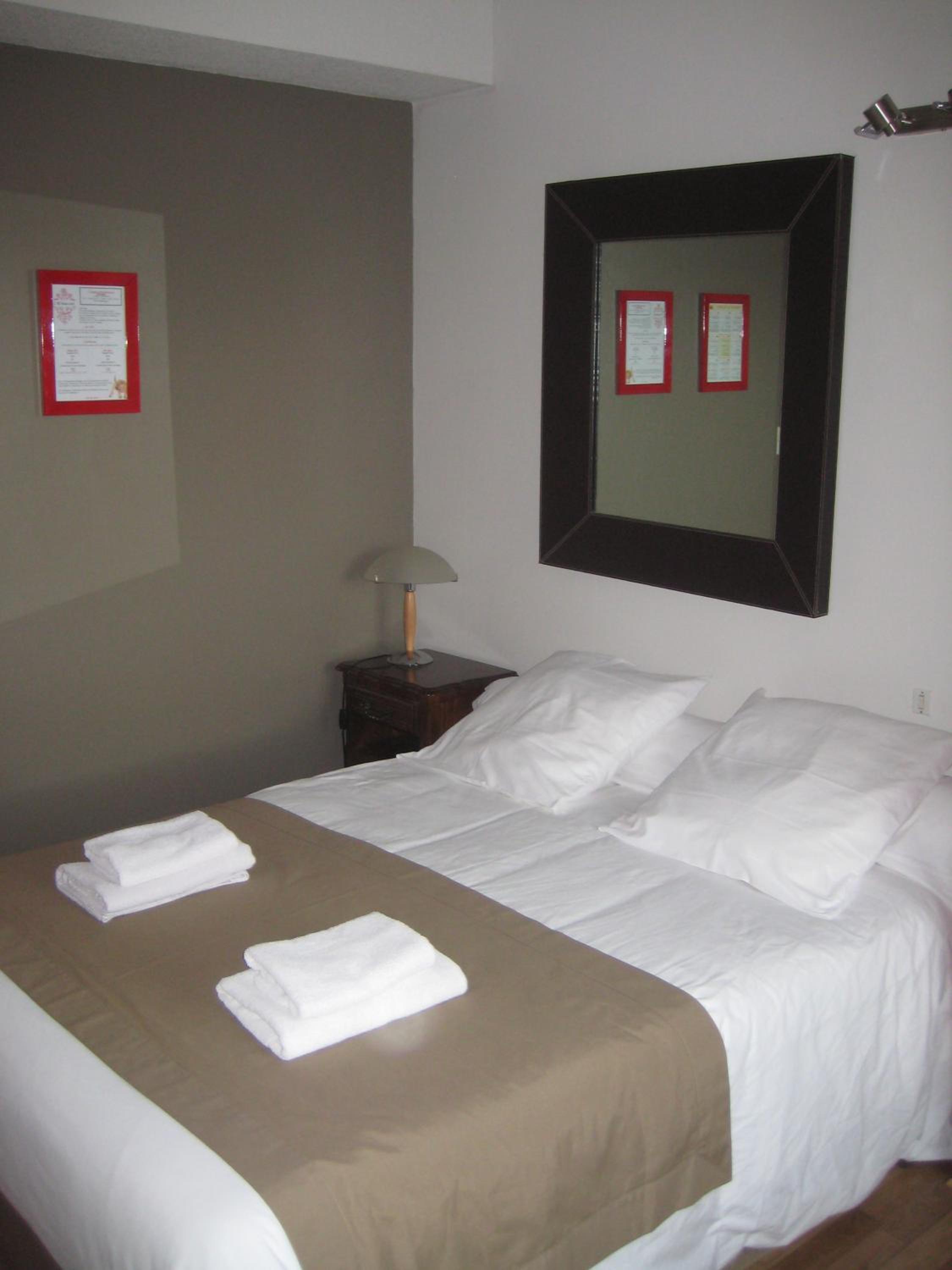 Standard Double Room photo 3
