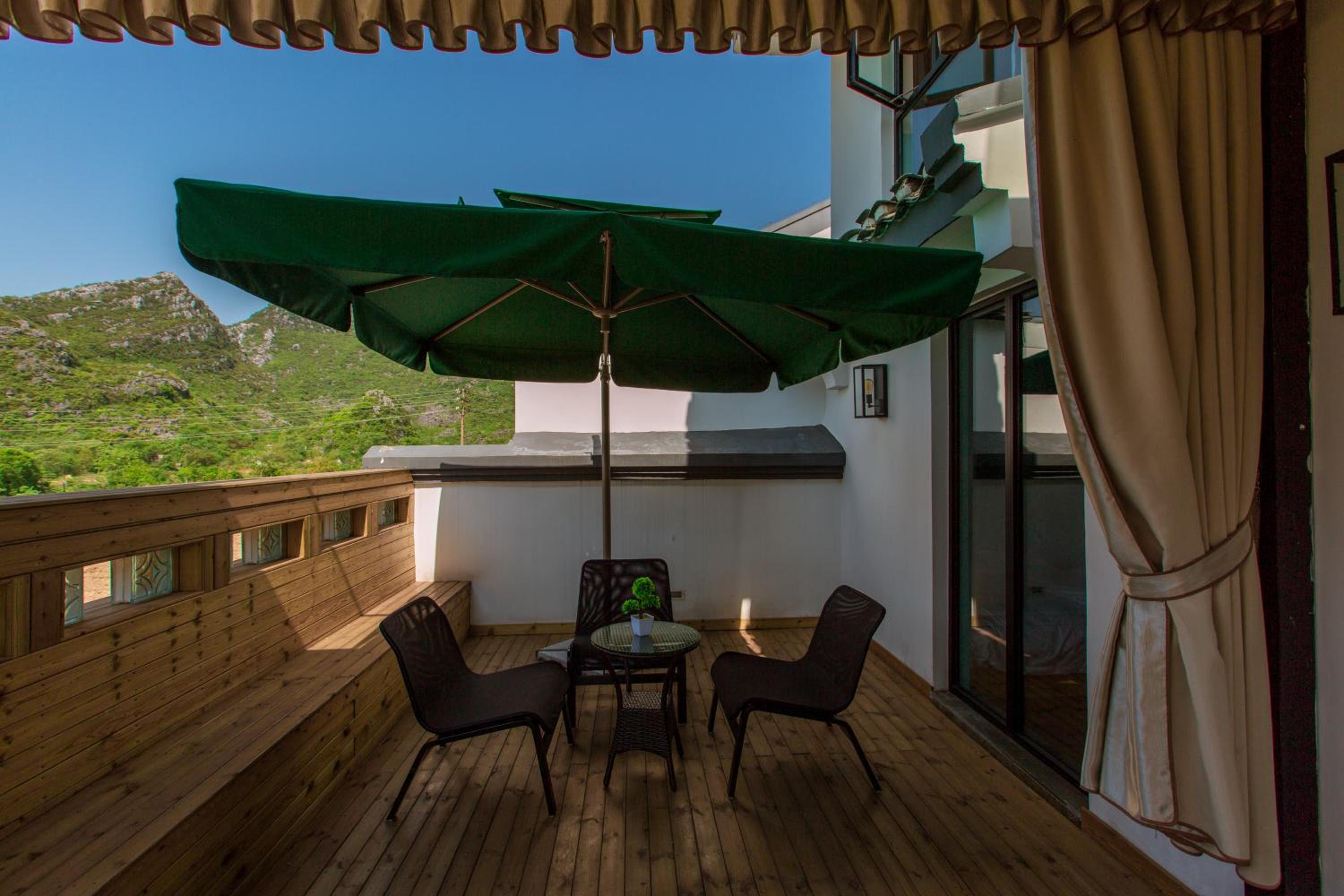 Deluxe Suite With Terrace photo 3