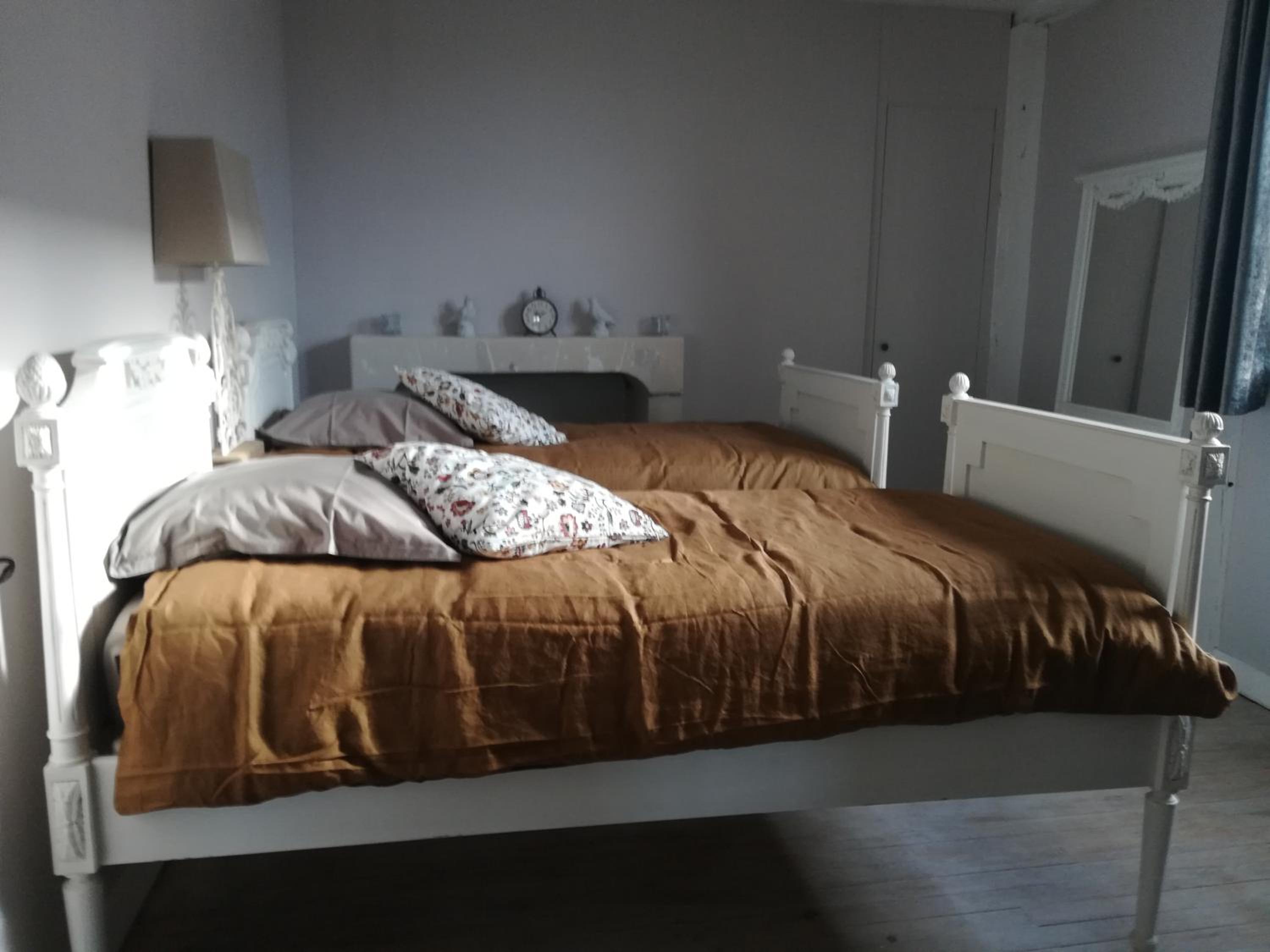 Twin Room with Private Bathroom photo 1