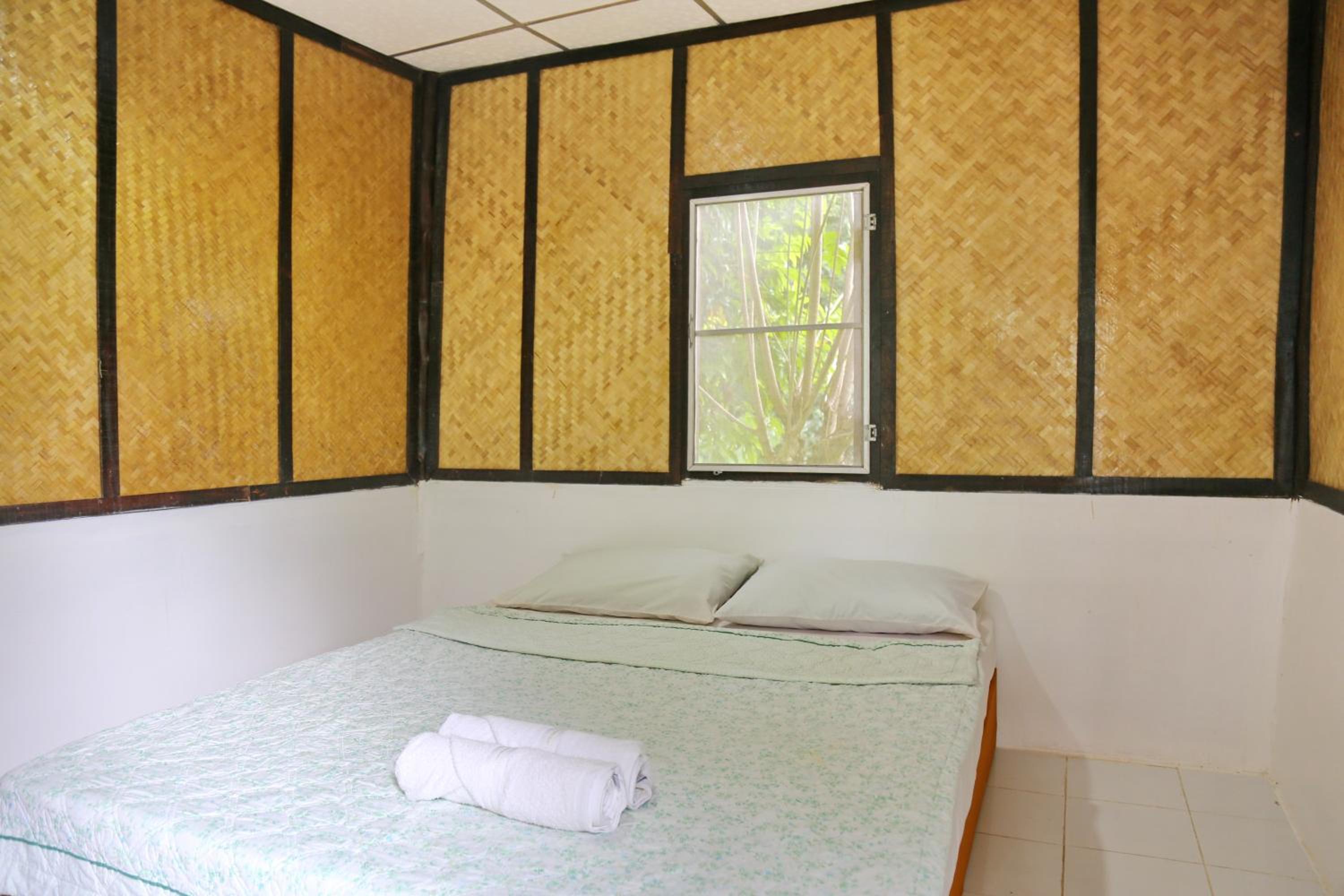 Standard Bungalow with Fan - Photo 8