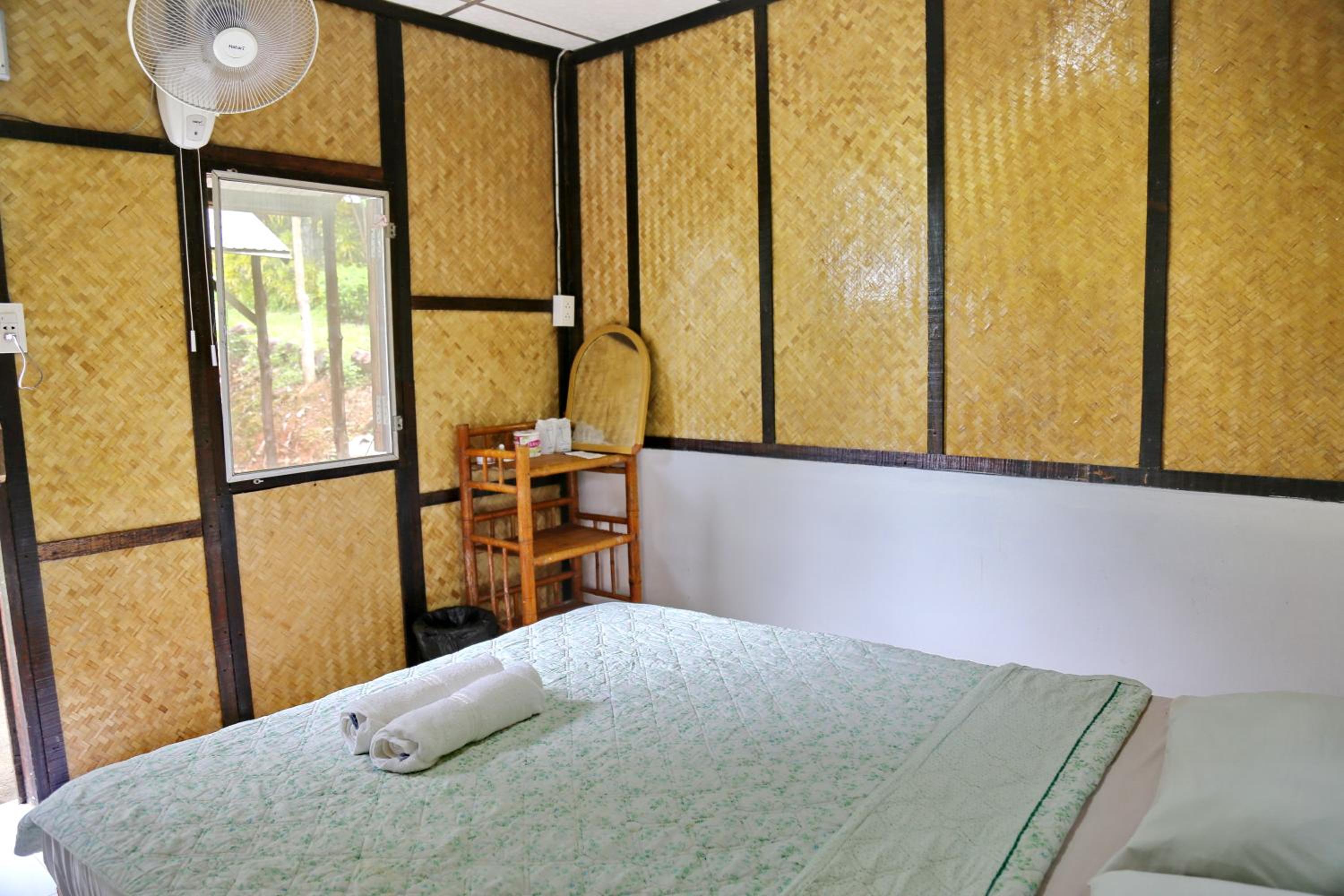 Standard Bungalow with Fan - Photo 9