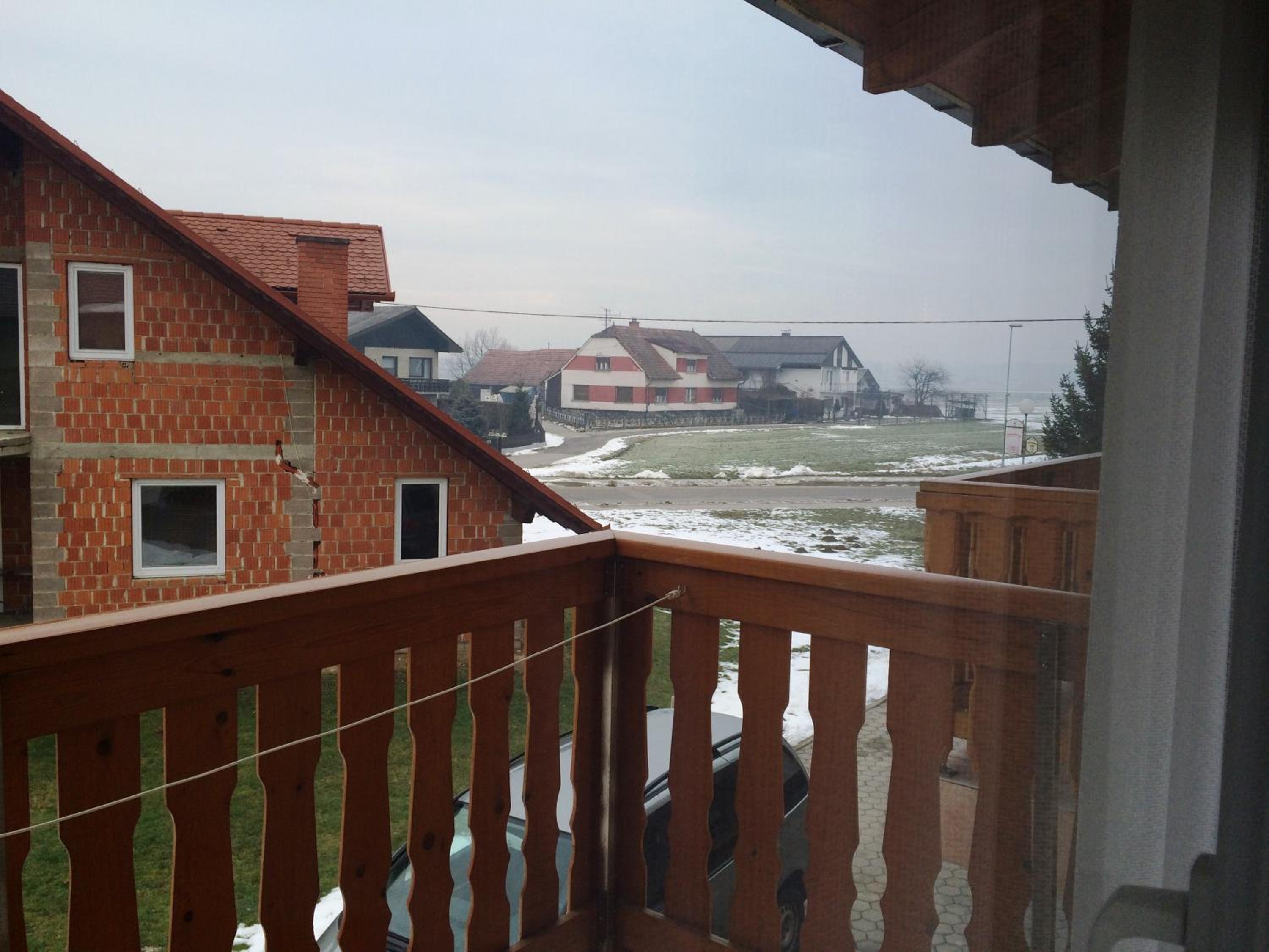 Studio with Balcony - Photo 4