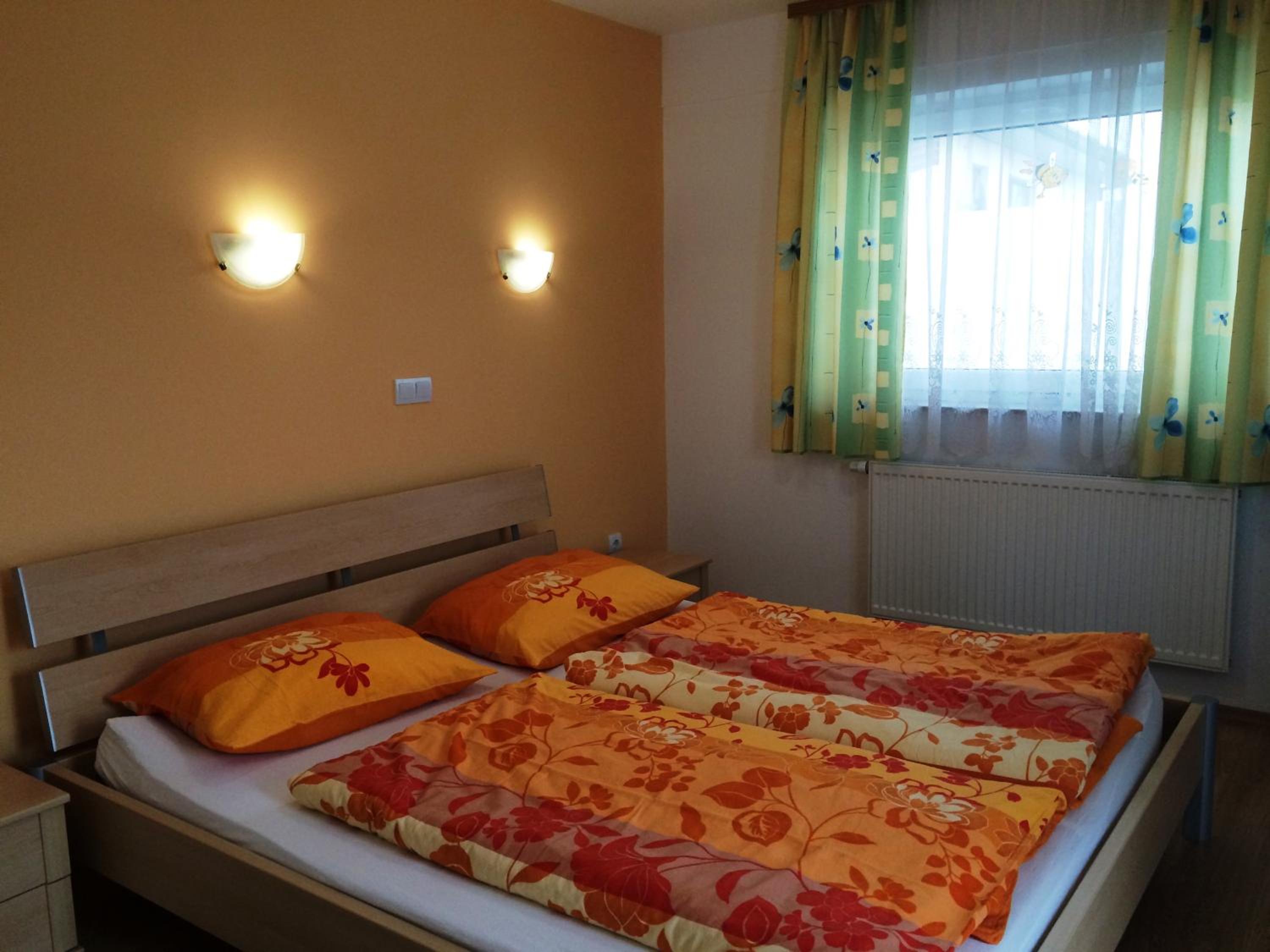 Double Room with Balcony - Photo 8