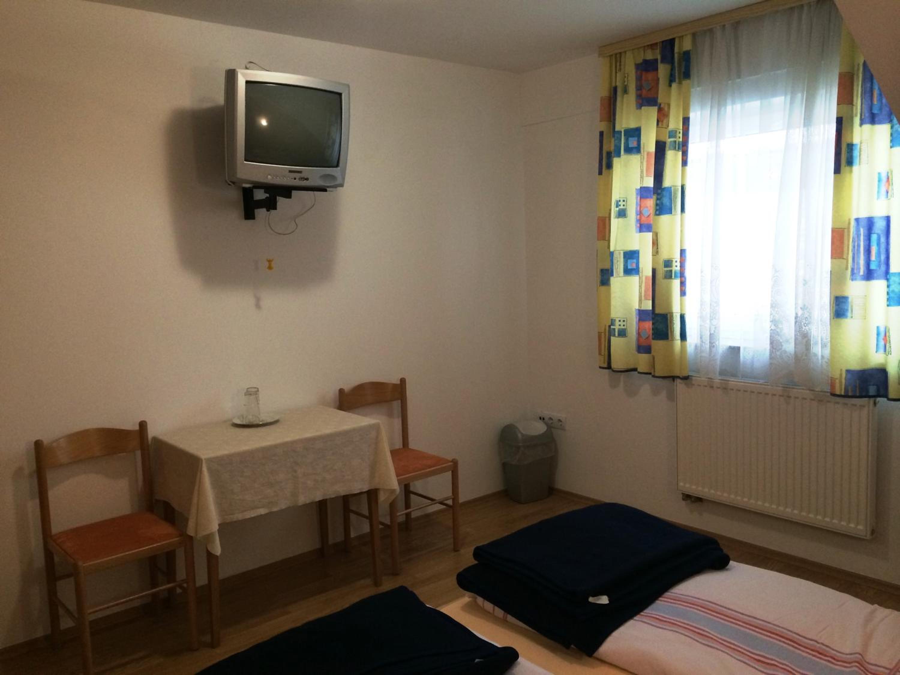 Double Room - Photo 5
