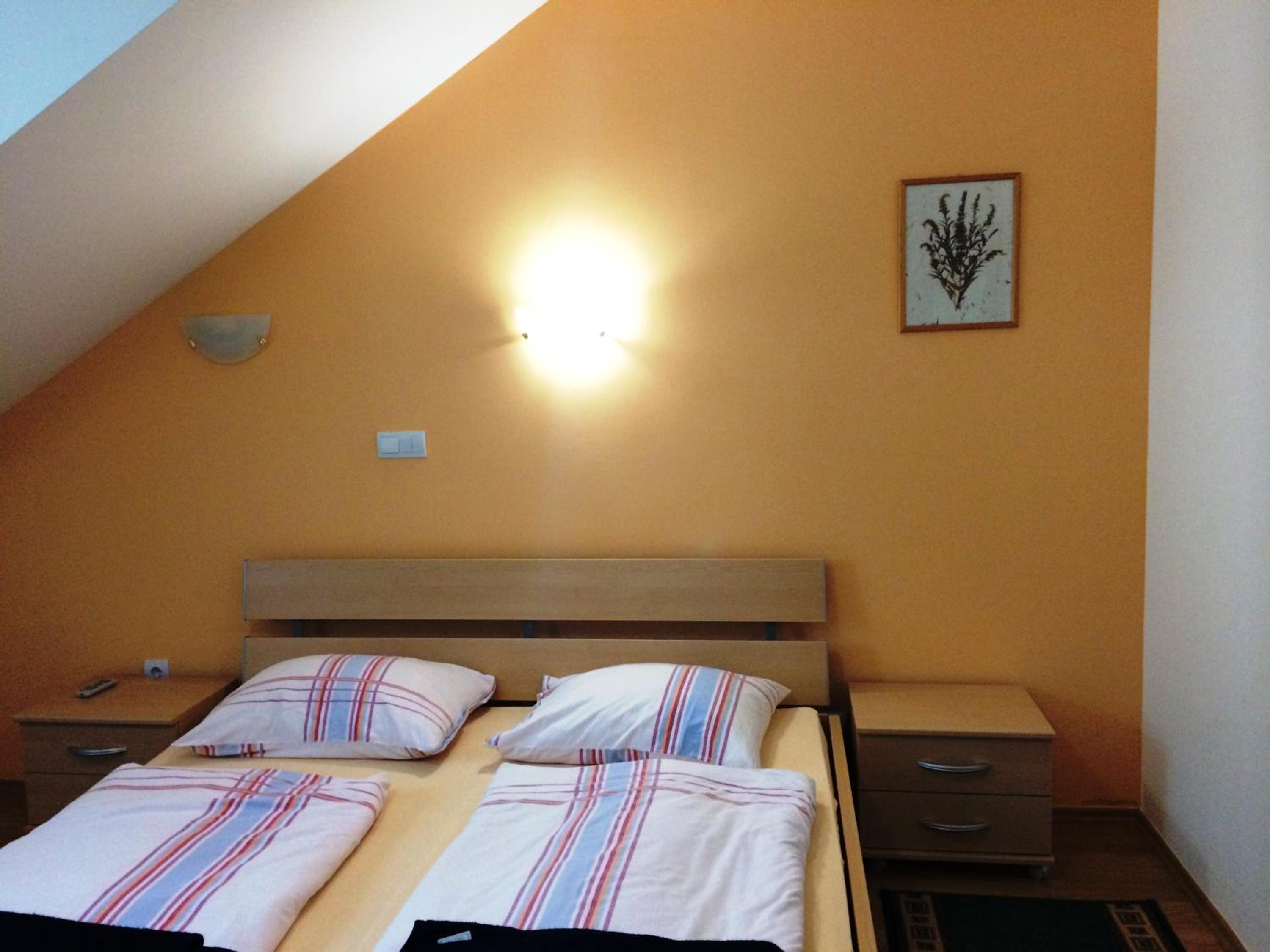 Double Room - Photo 6