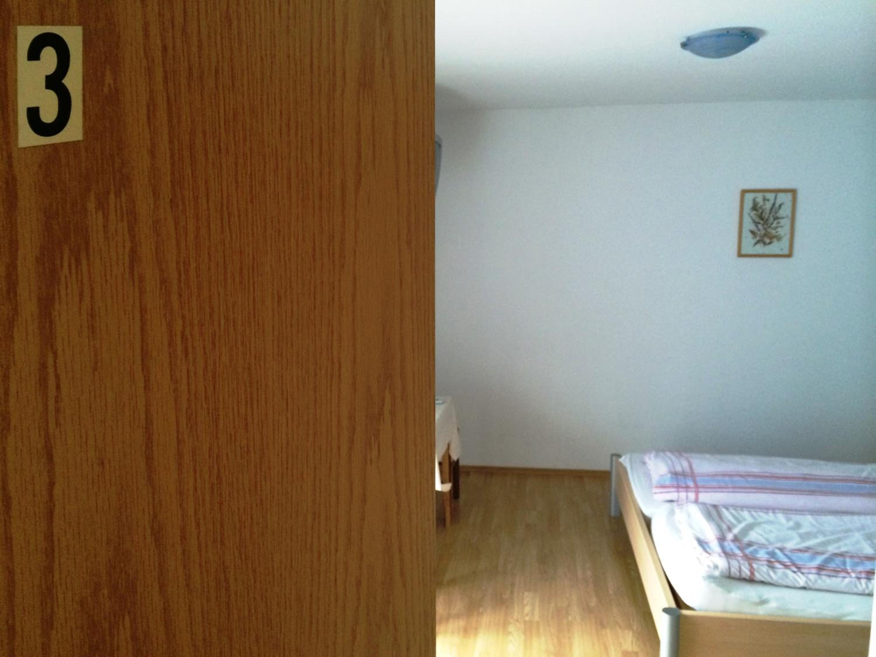 Double Room with Balcony - Photo 4