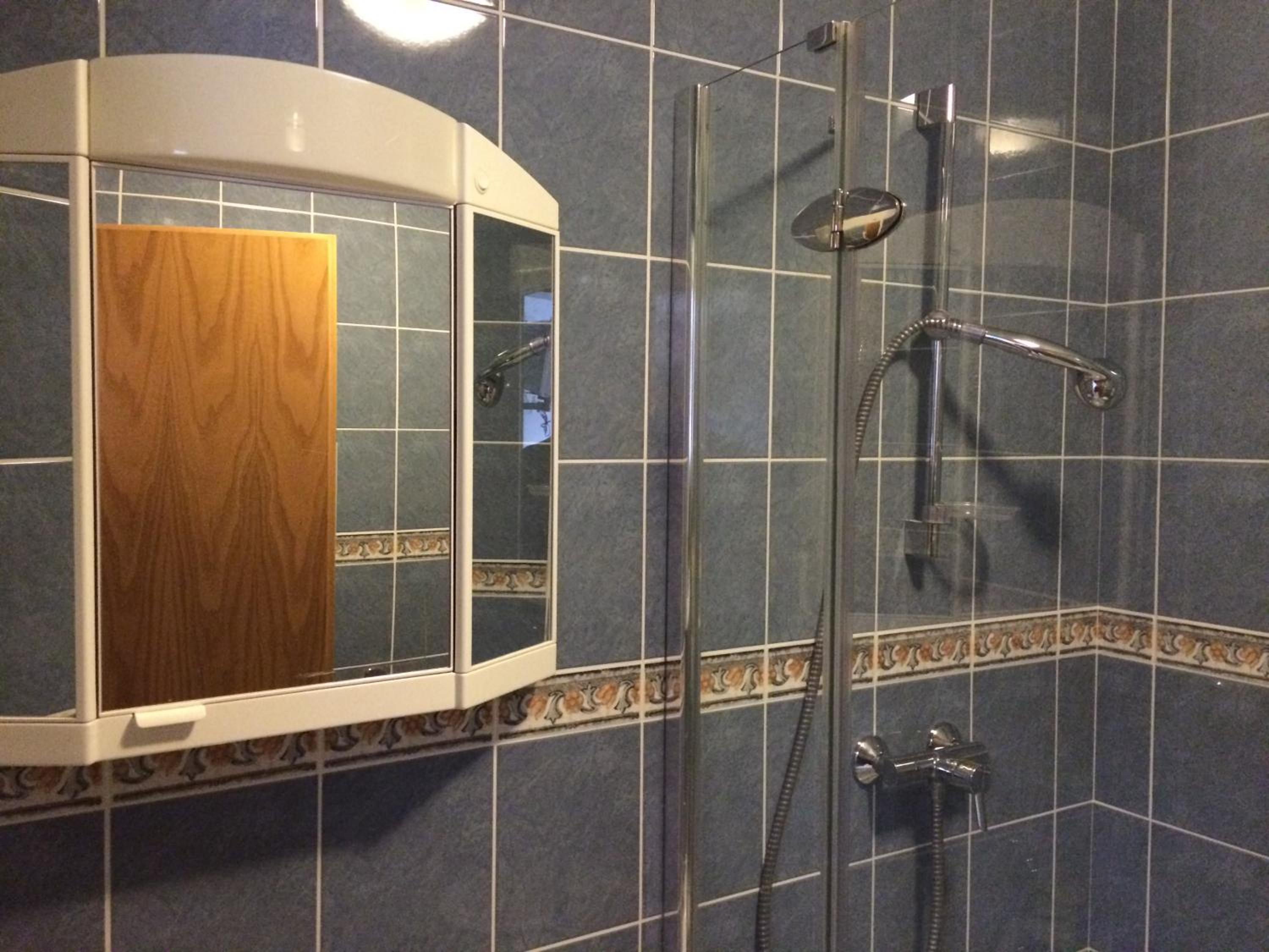 Double Room with Balcony - Photo 7