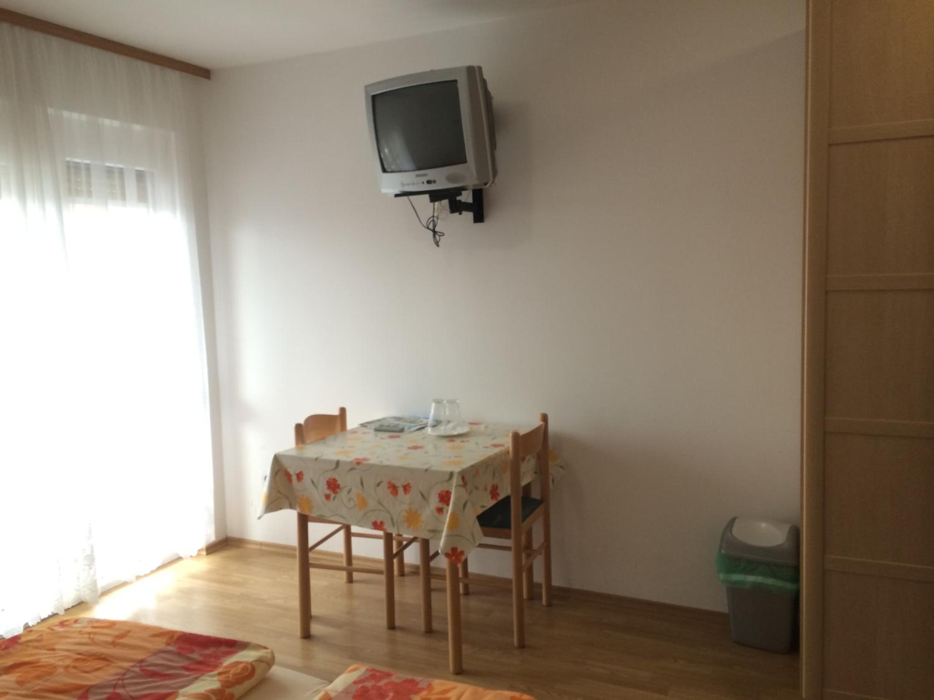 Double Room with Balcony - Photo 15