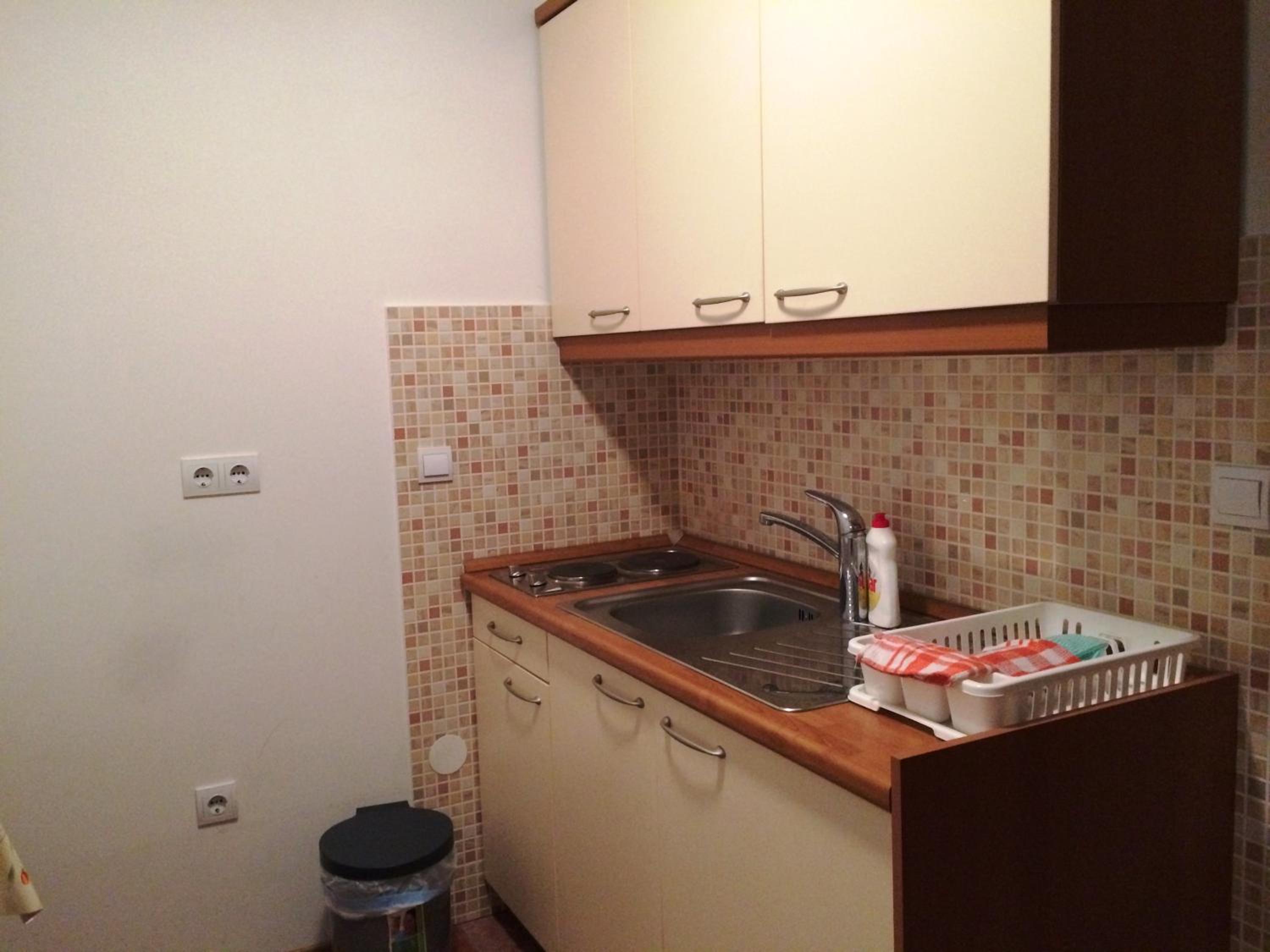 Studio Apartment - Photo 8