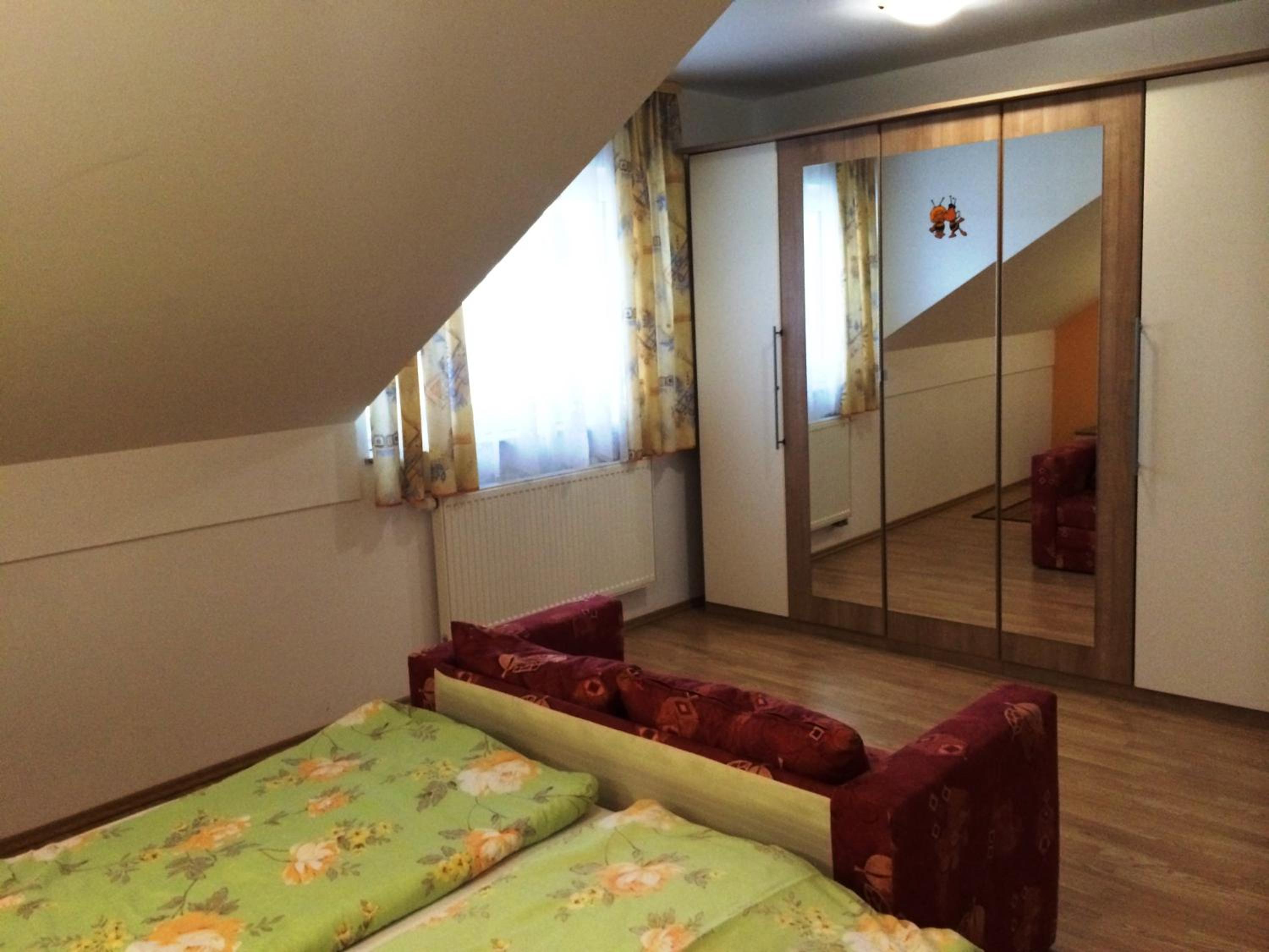 Studio Apartment - Photo 3
