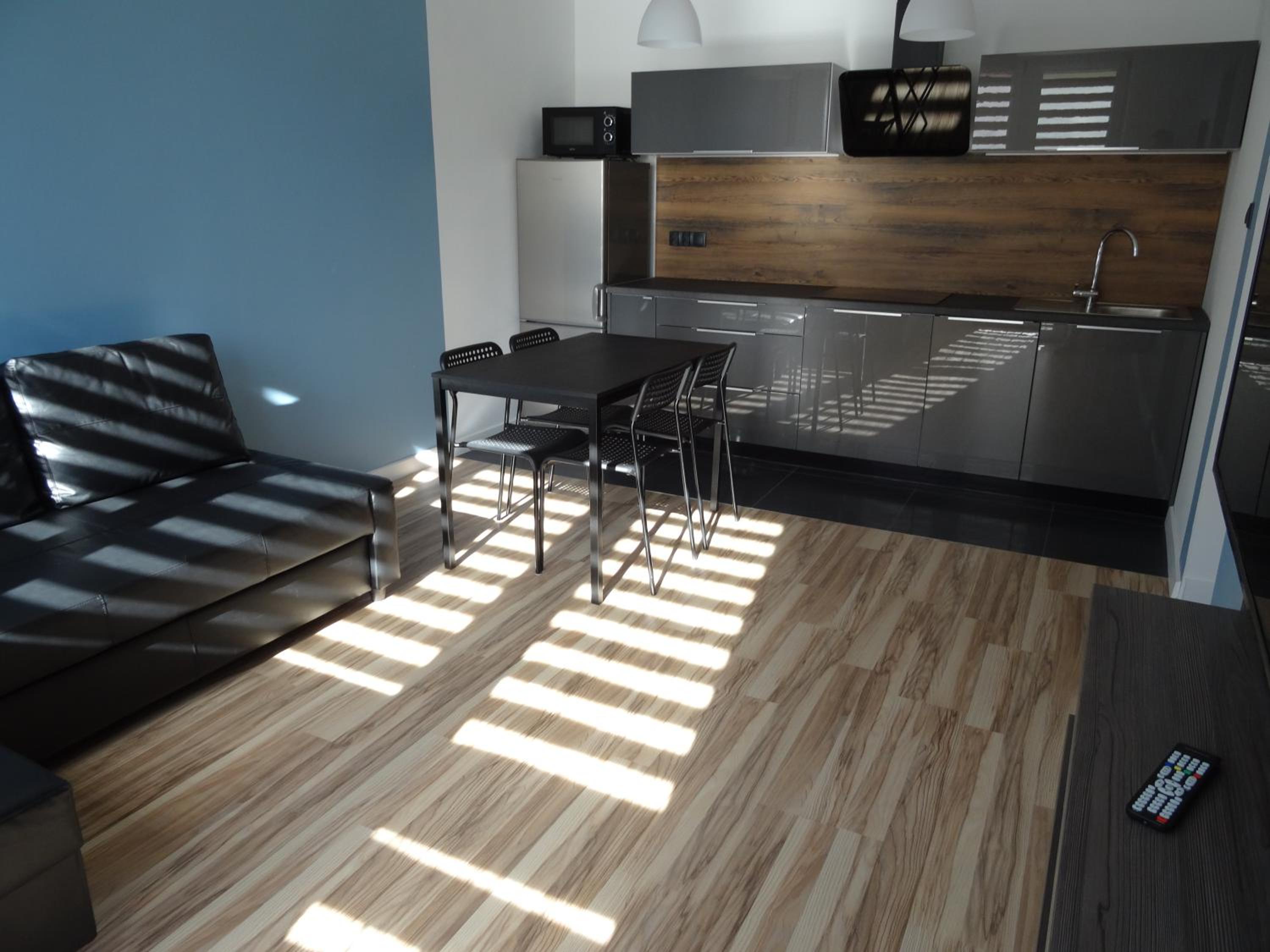 Two-Bedroom Apartment - Photo 9