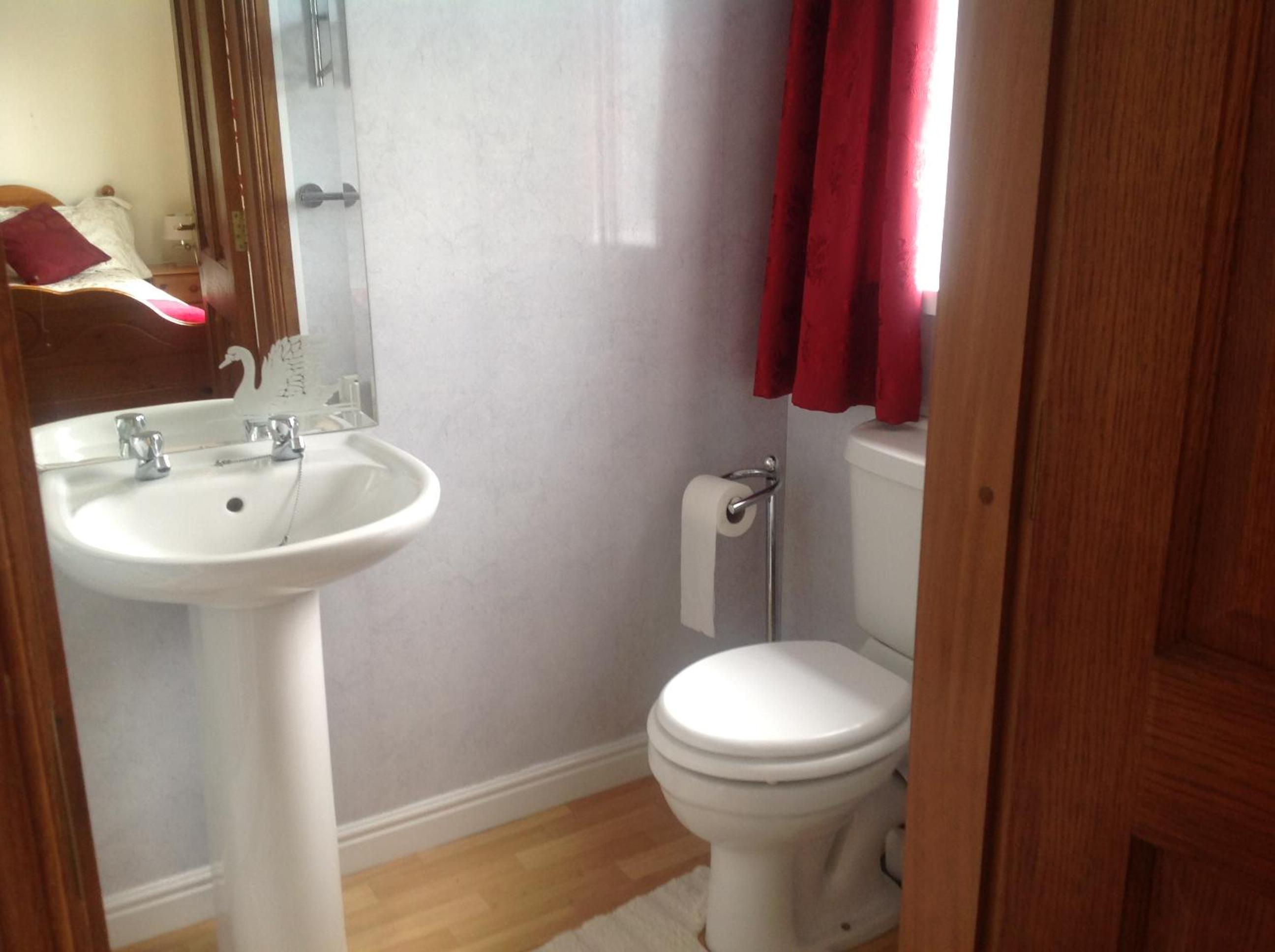 Triple Room with Bathroom - Photo 2