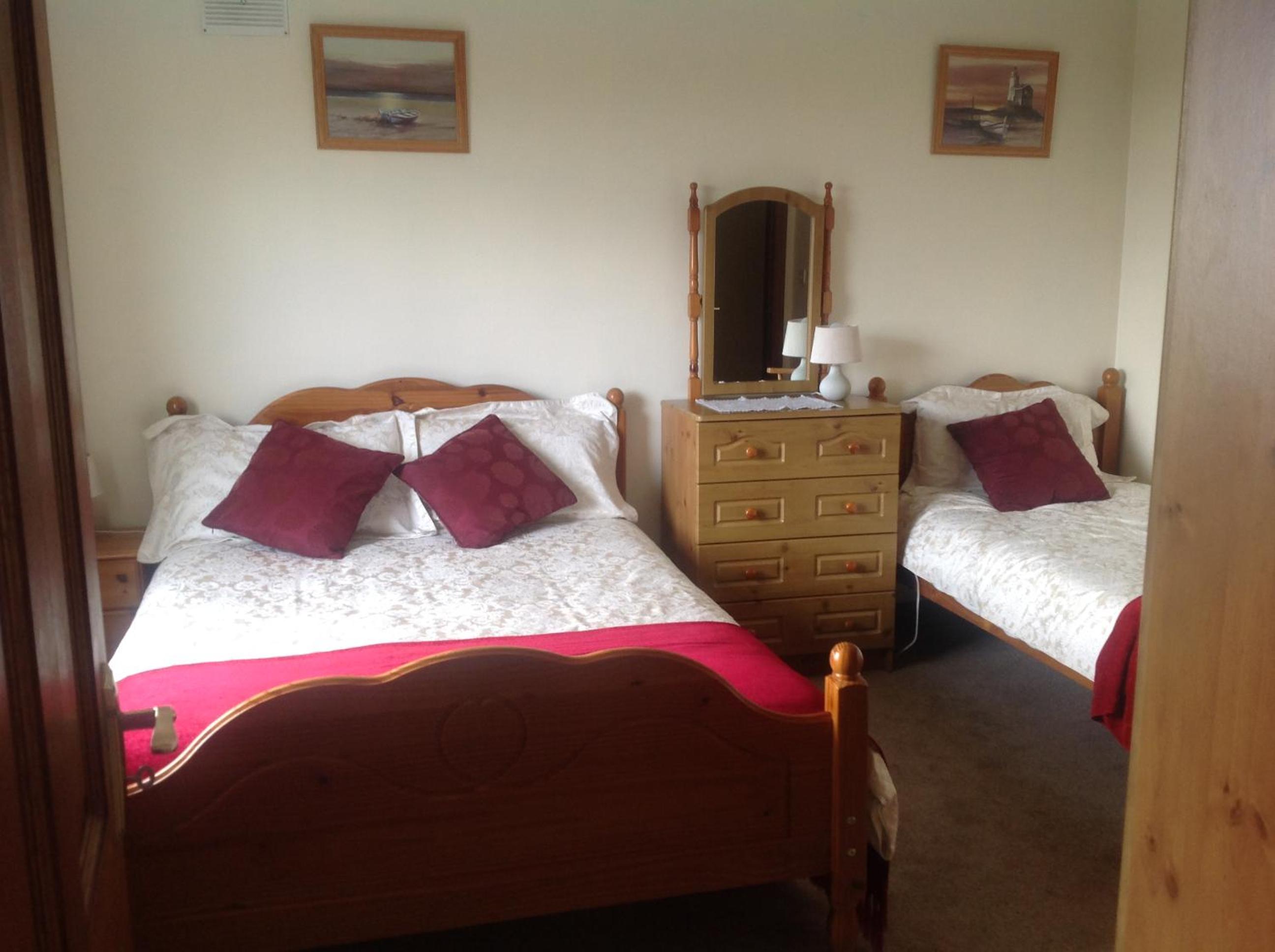 Triple Room with Bathroom - Photo 1