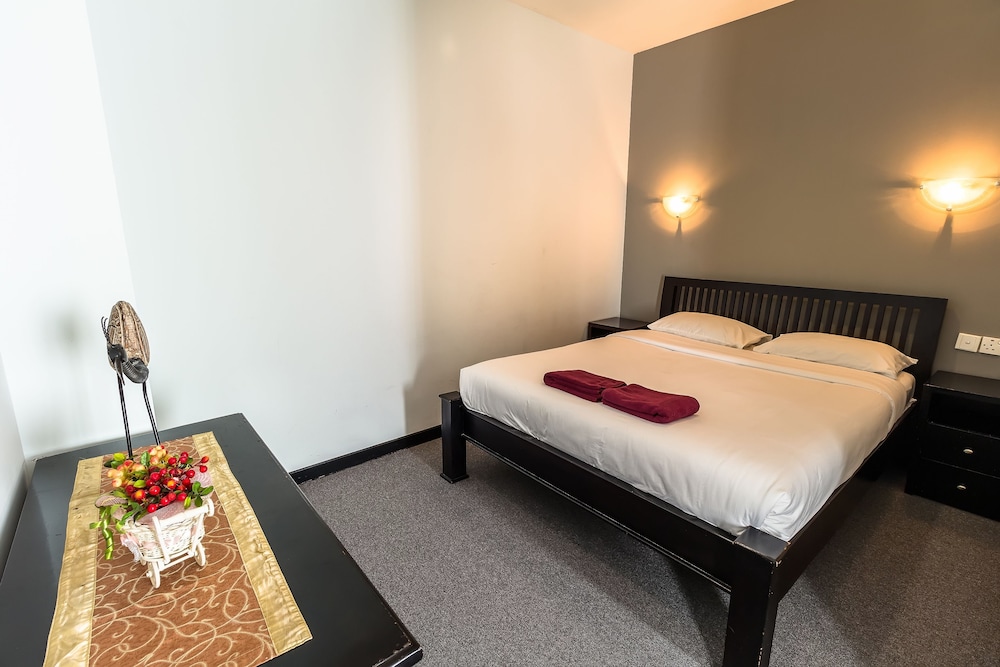 Suite, 1 Bedroom - Photo 8