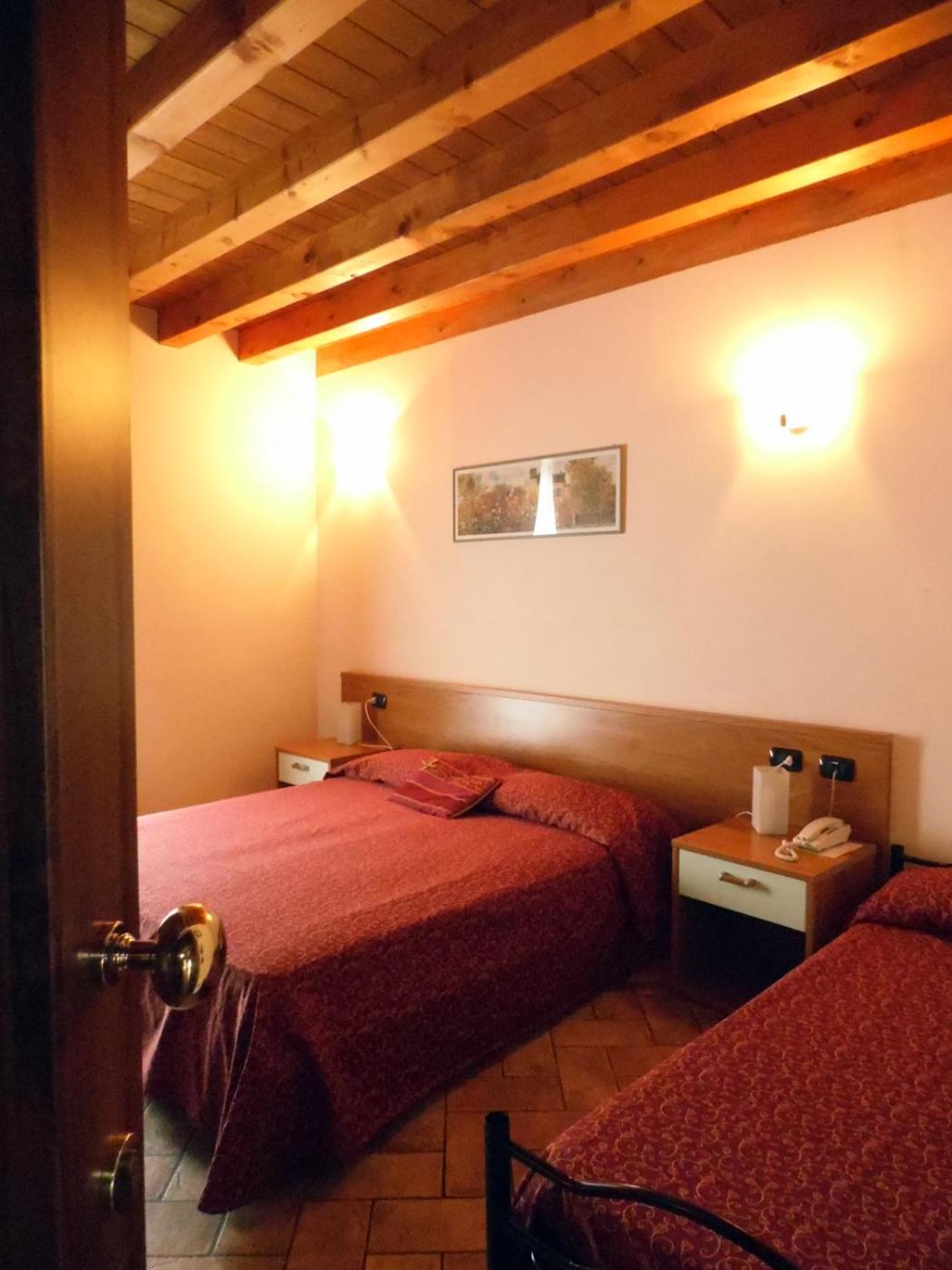 Triple Room - Photo 1