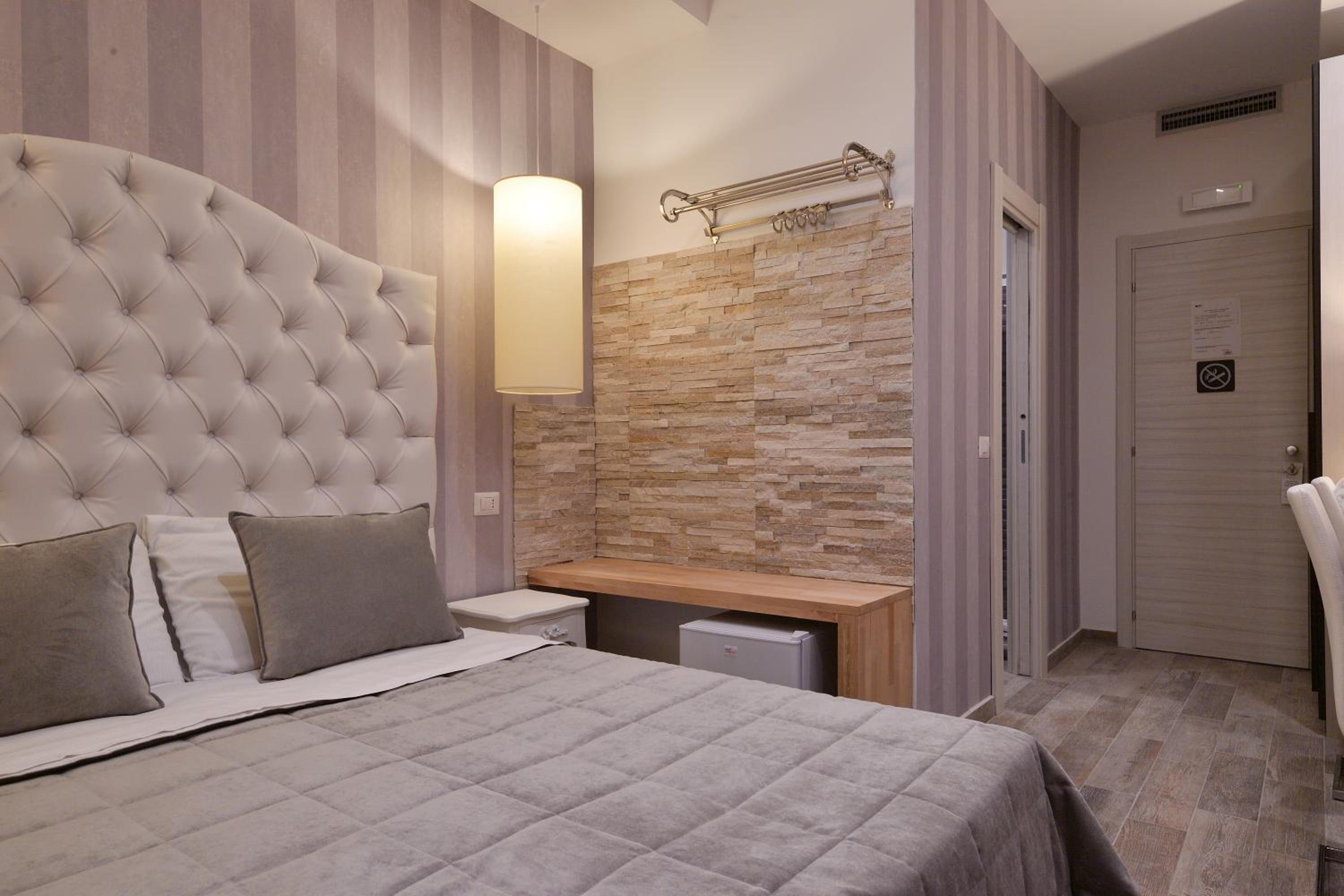 Superior Double or Twin Room photo 3