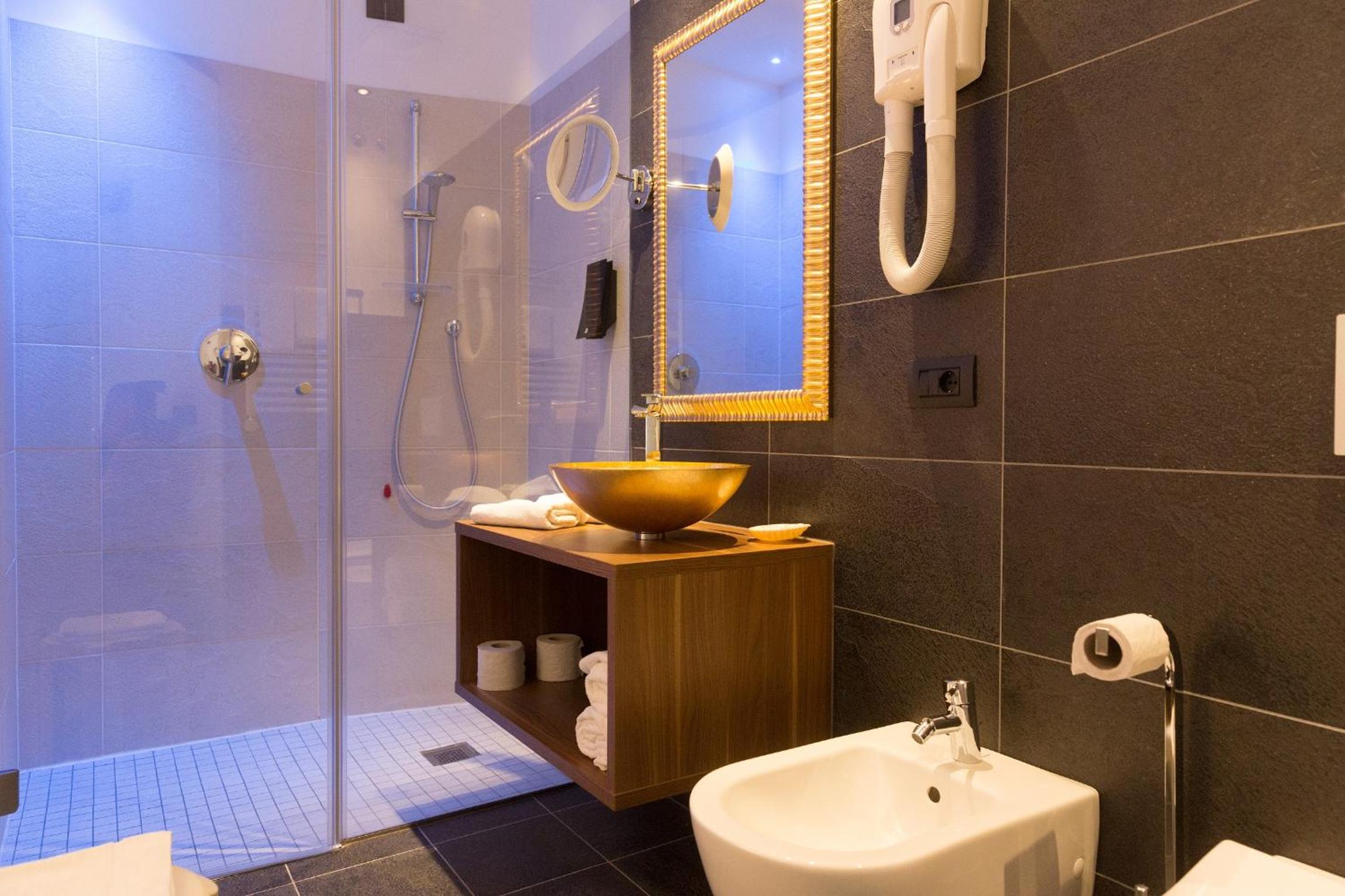 Double or Twin Room with Balcony photo 2