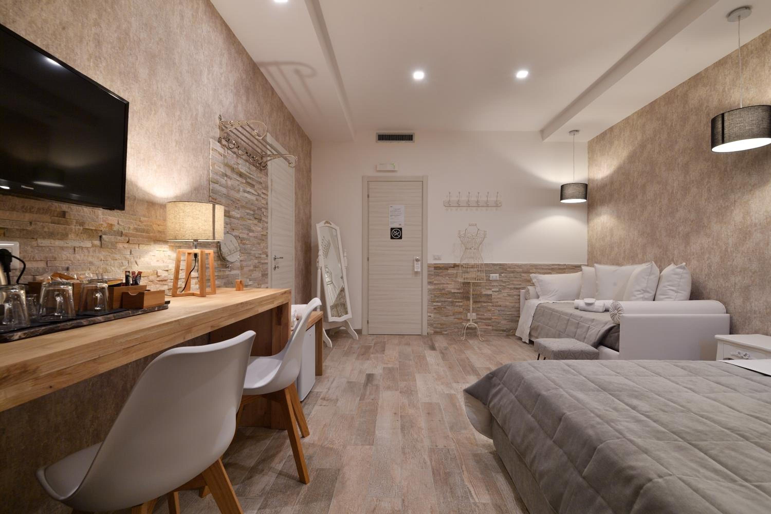 Superior Triple Room photo 3