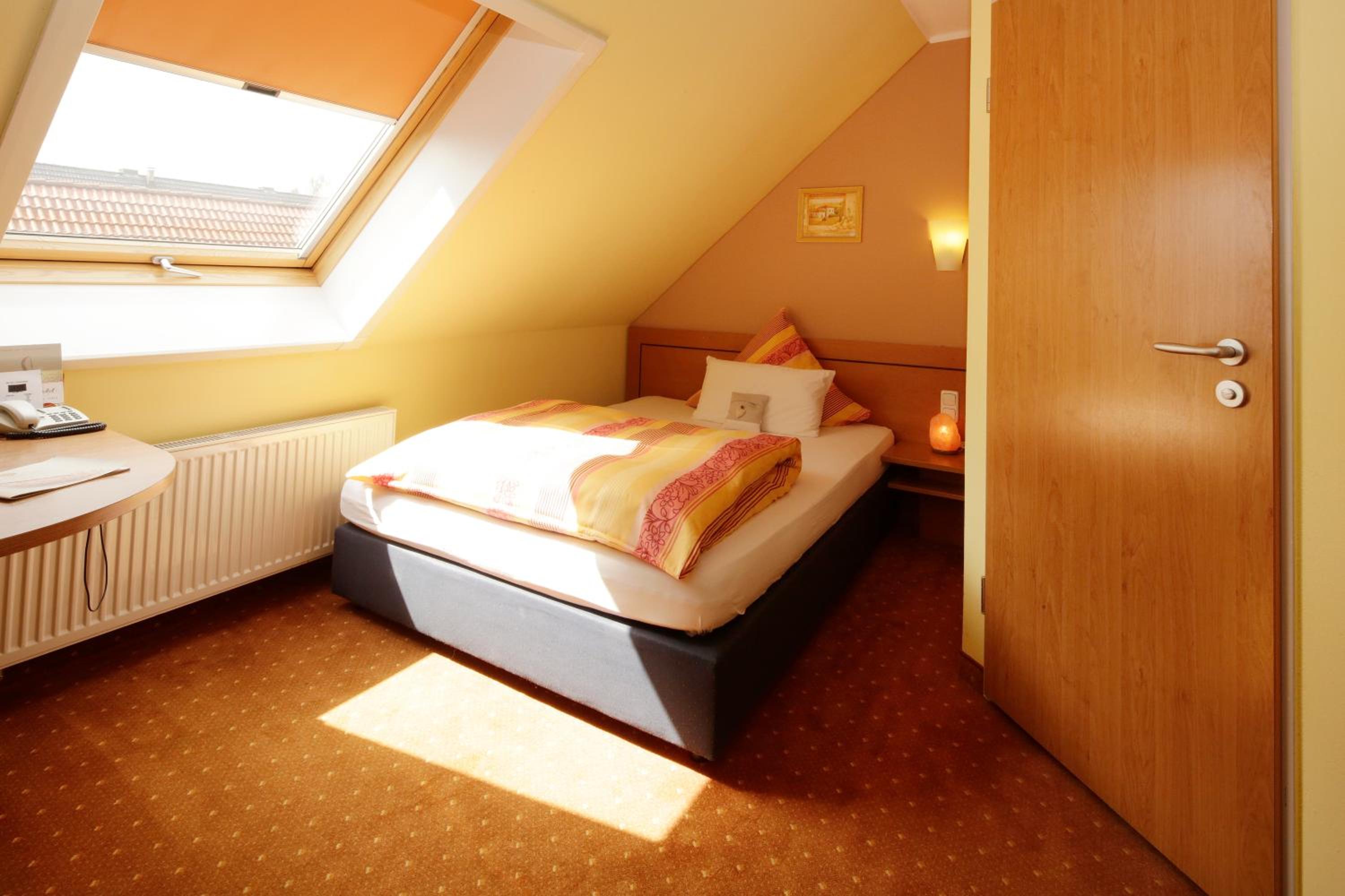 Single Room photo 1