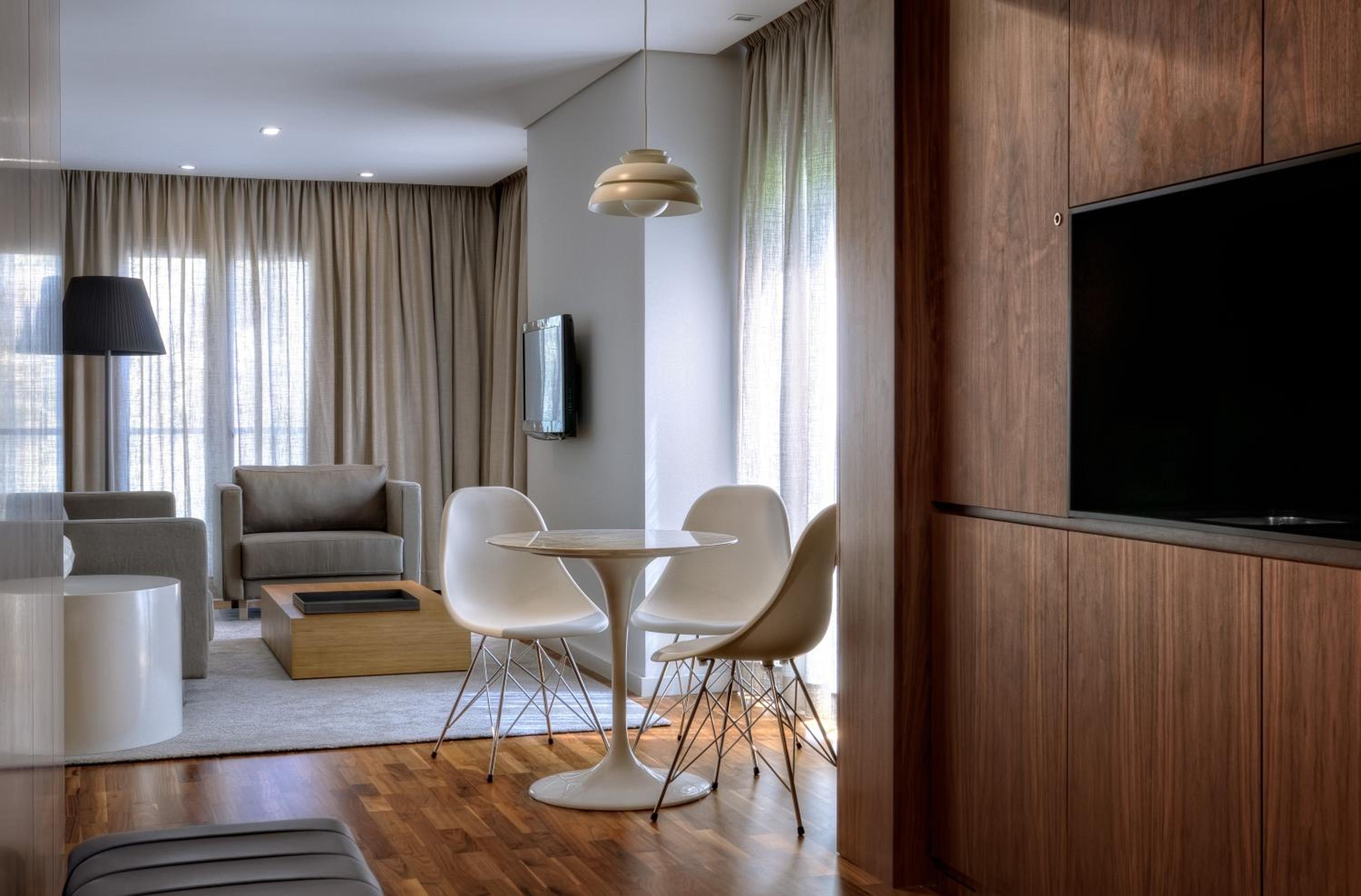 Club Suite - Photo 7