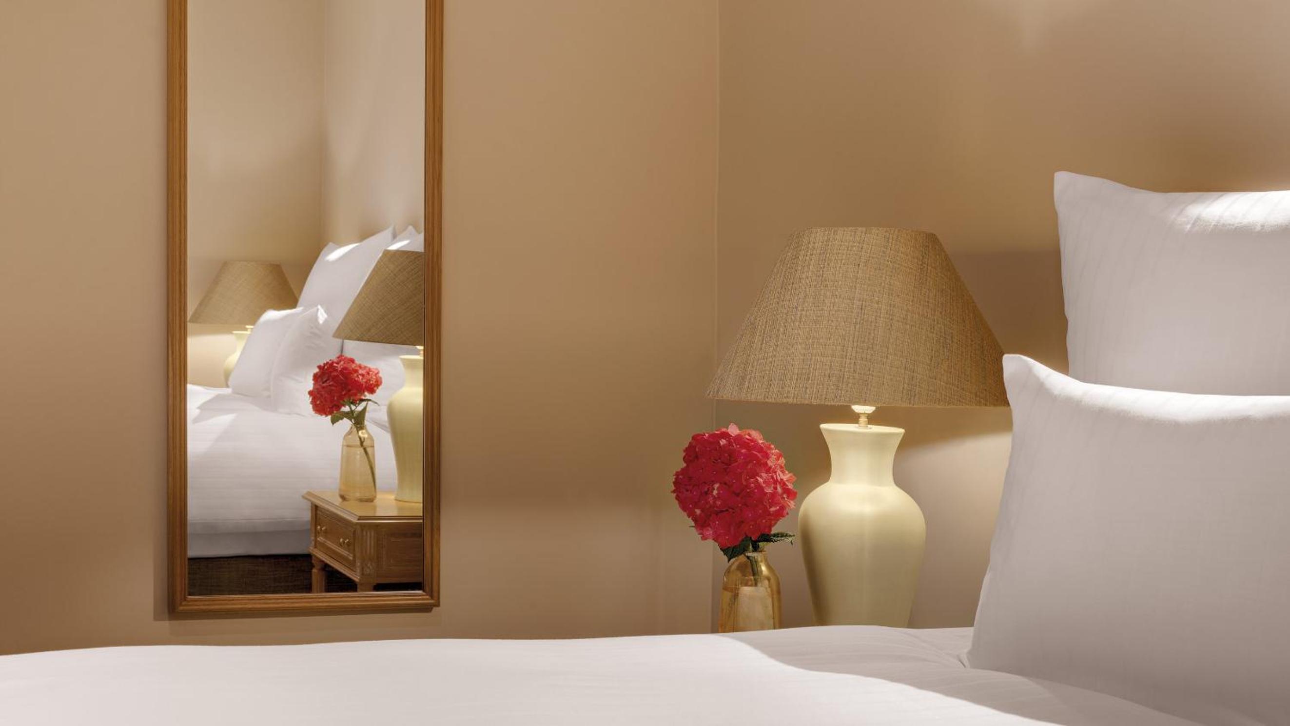 Bed & Sleeping Area