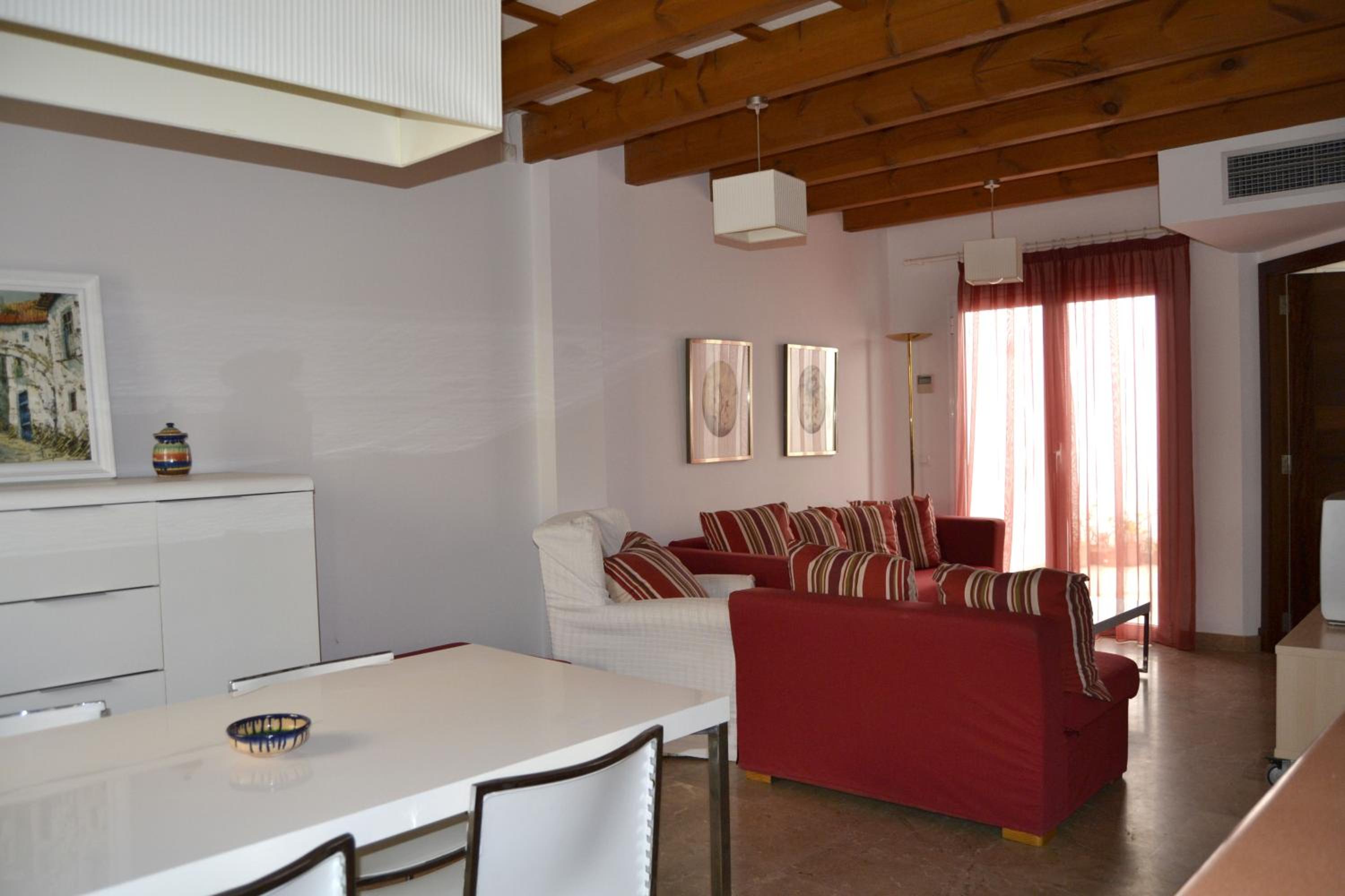 Three-Bedroom House photo 3