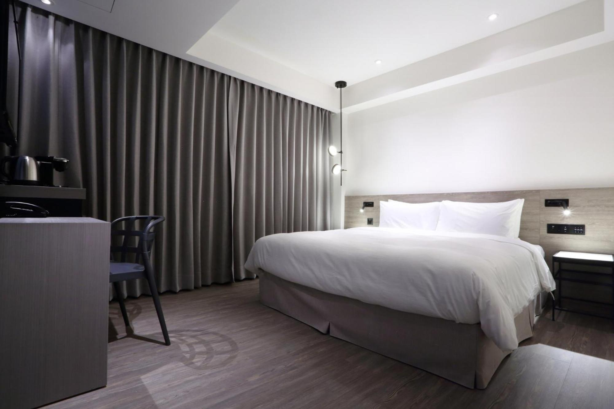 Deluxe Room - Photo 1