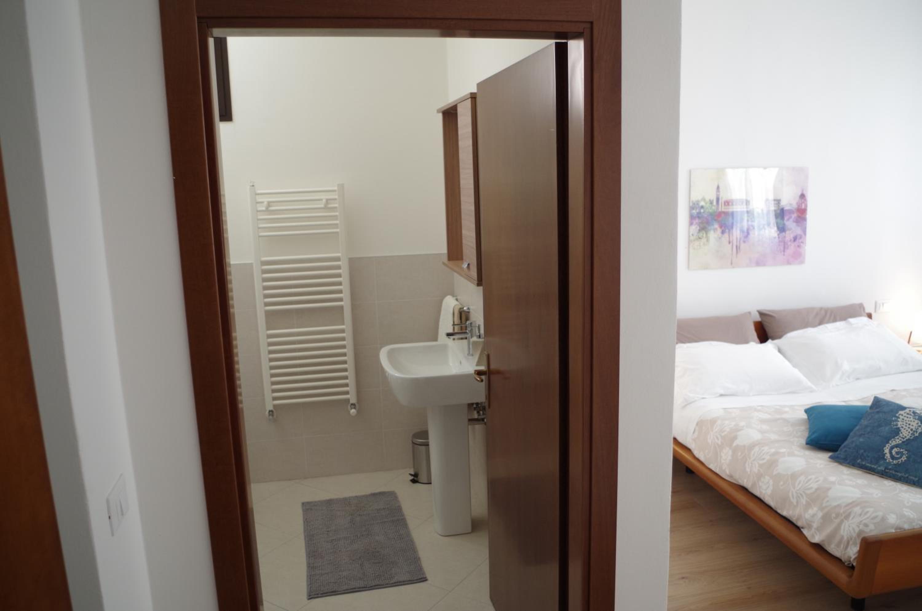 Double Room with Private Bathroom photo 3
