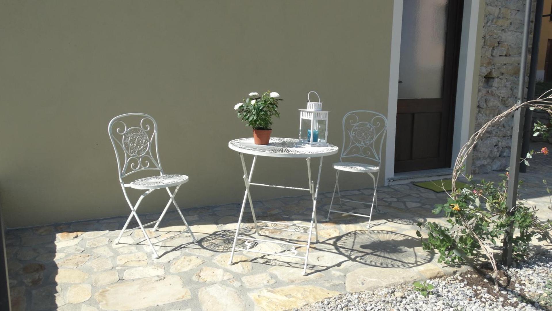 Double Room with Patio - Photo 6
