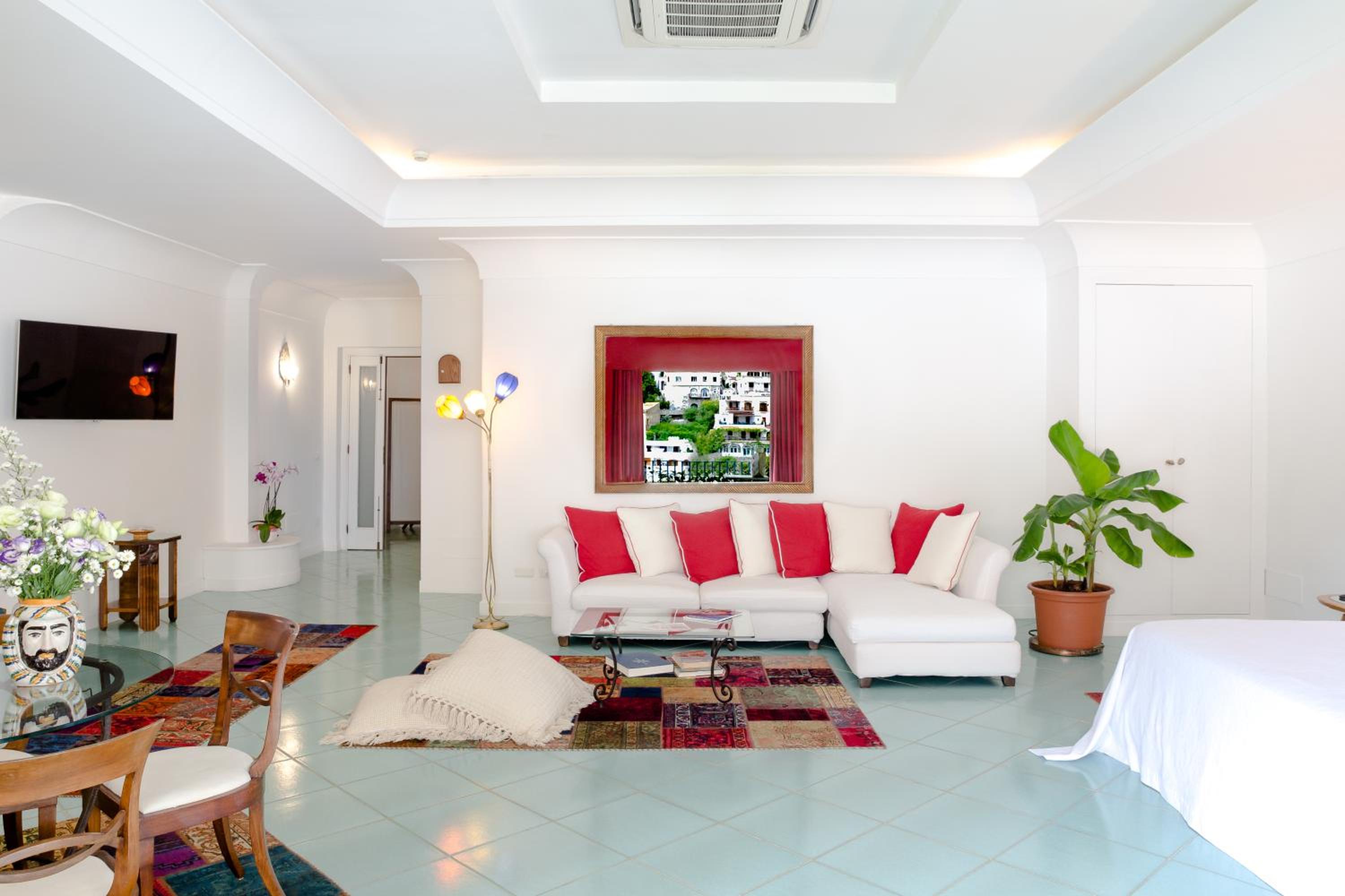 Large Suite with Terrace and Sea View - Photo 4