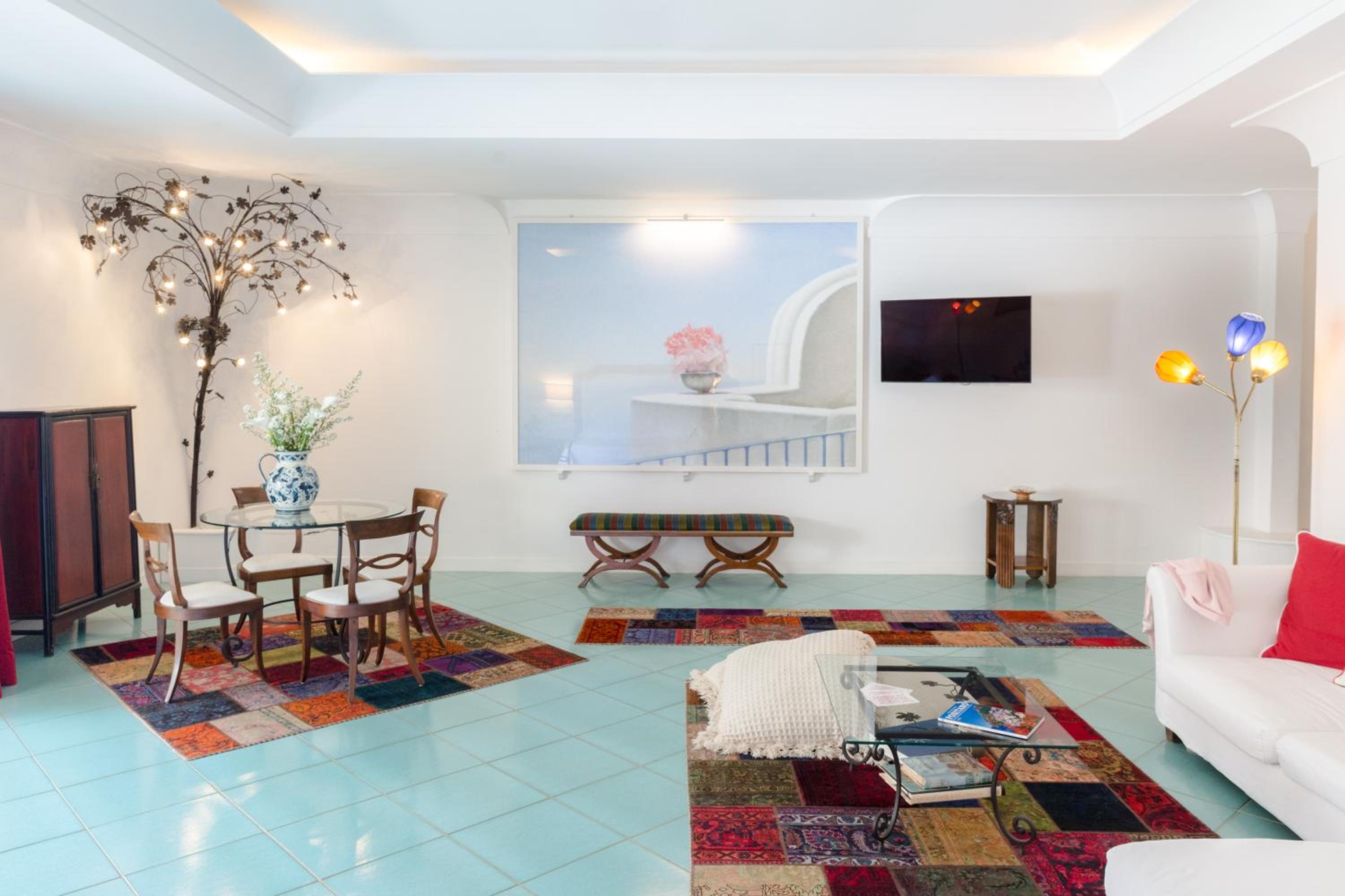 Large Suite with Terrace and Sea View - Photo 3