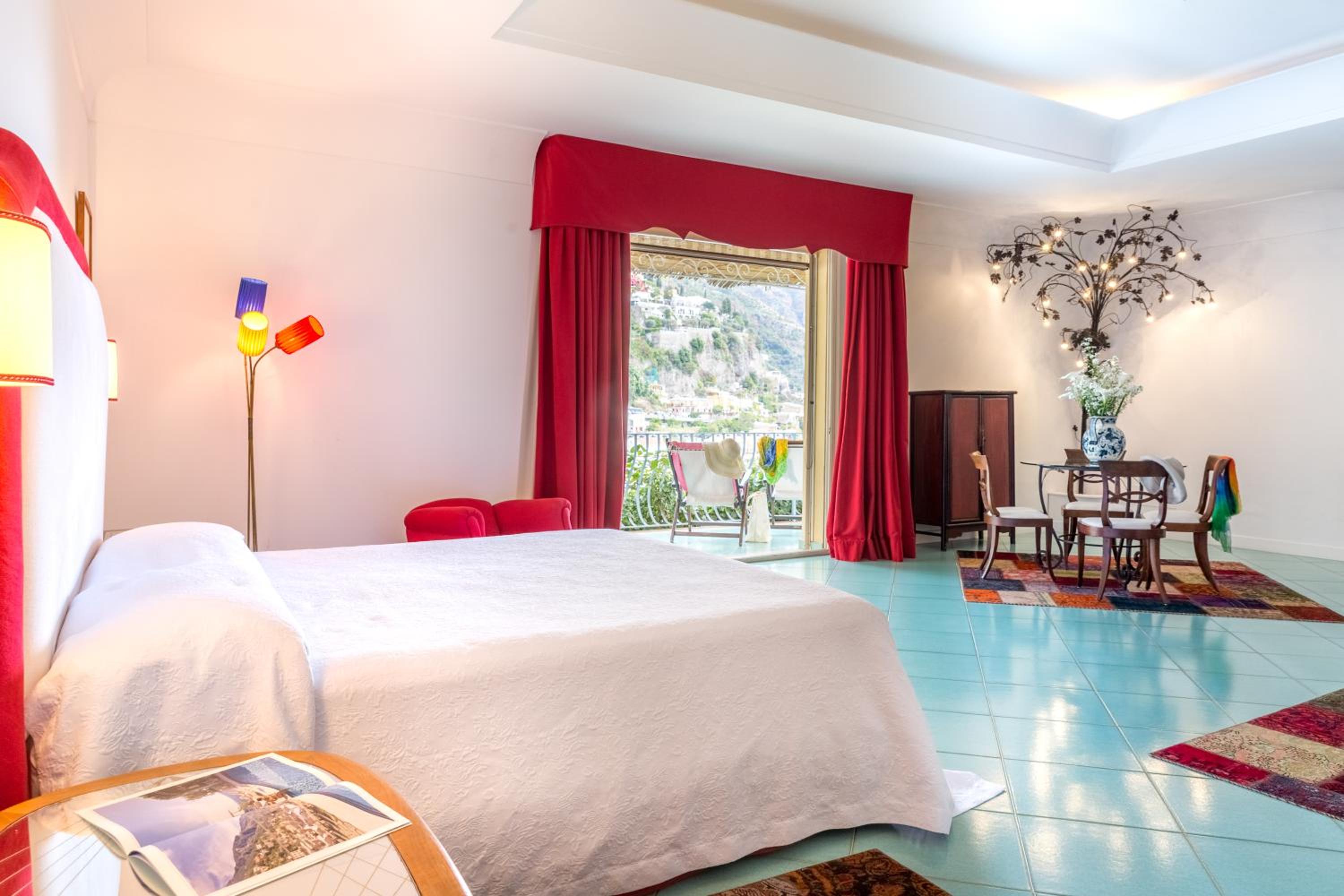 Large Suite with Terrace and Sea View - Photo 2