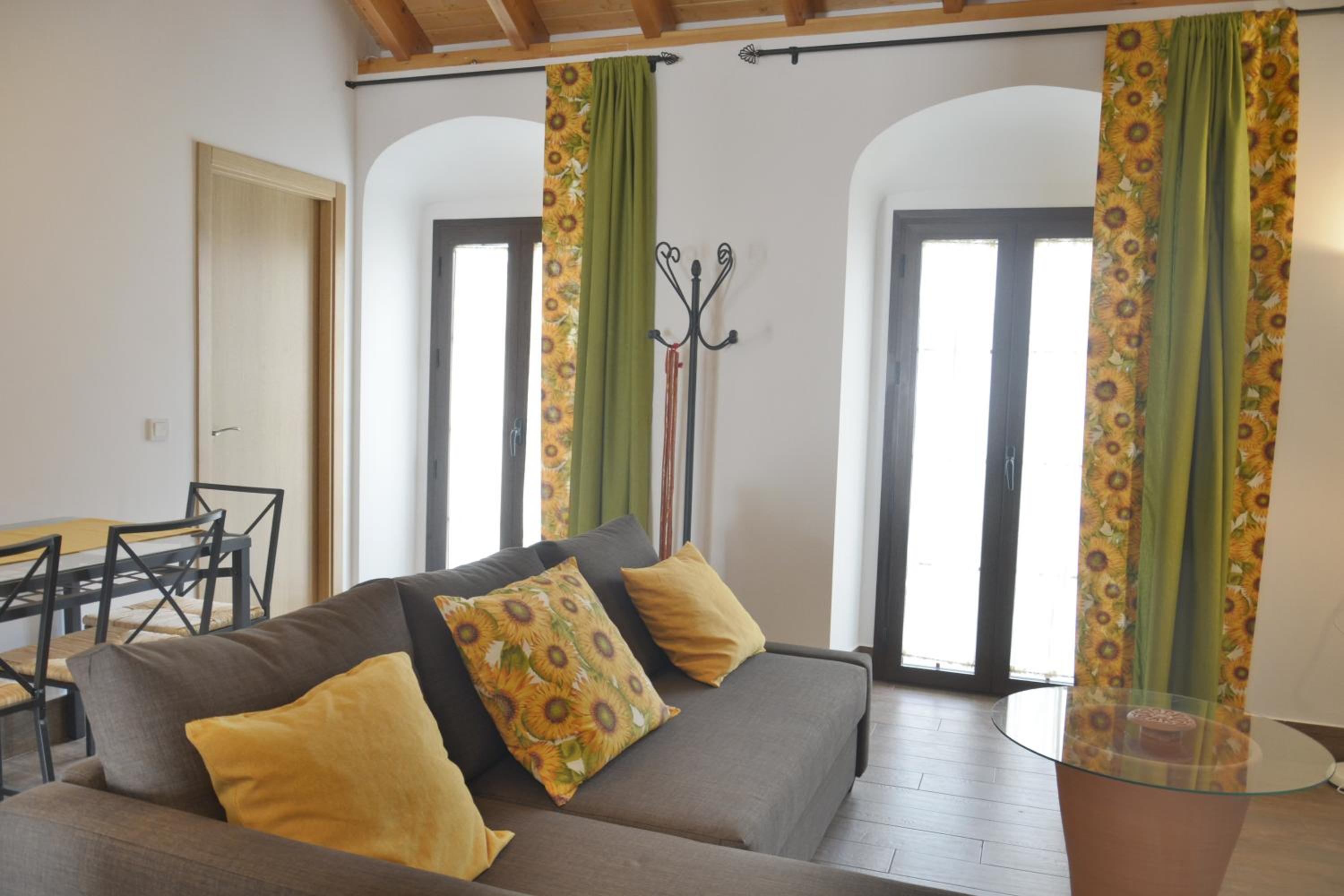 Two-Bedroom Apartment - Photo 4