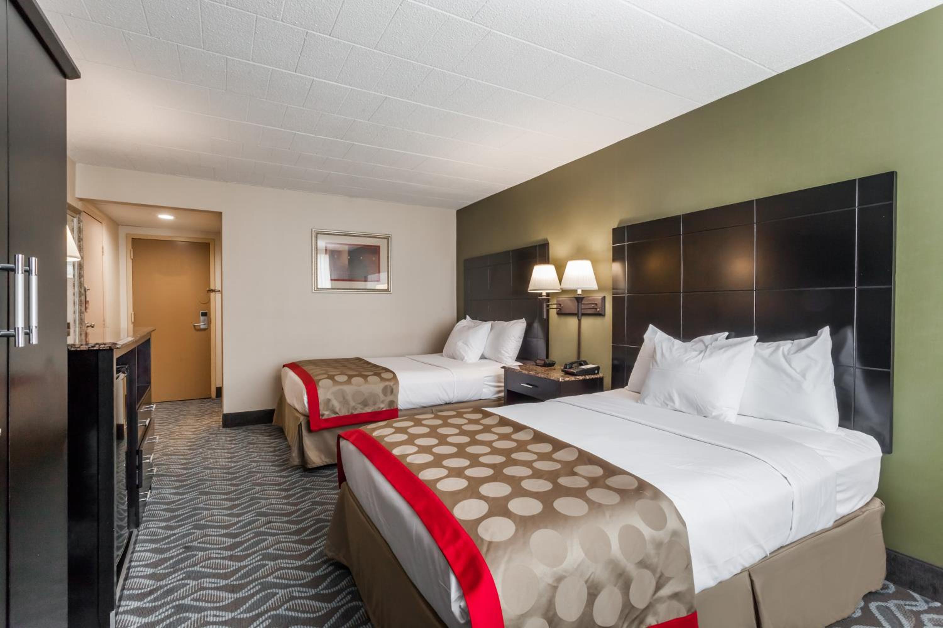Two Double Beds - Smoking - Photo 4