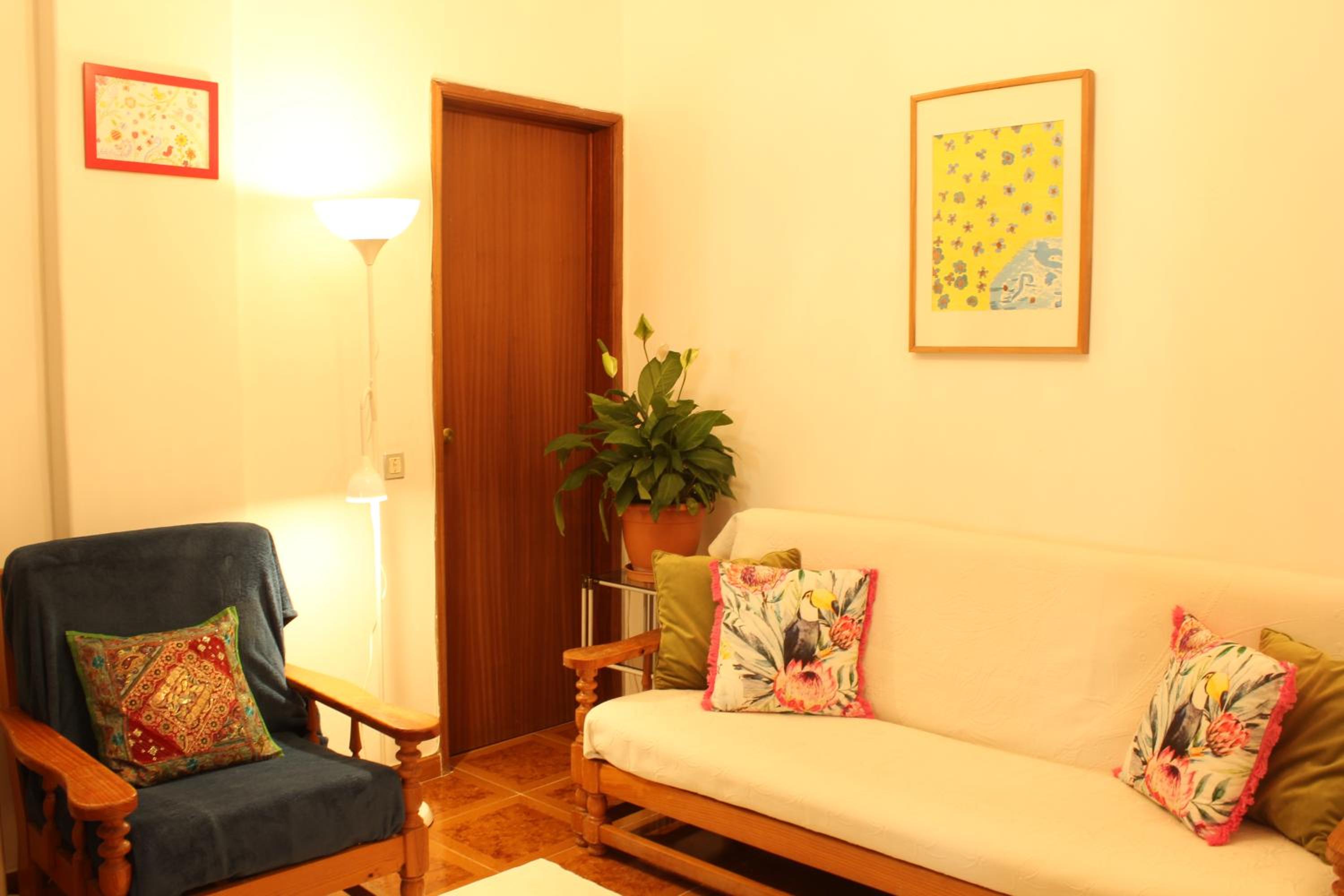 One-Bedroom Apartment photo 2
