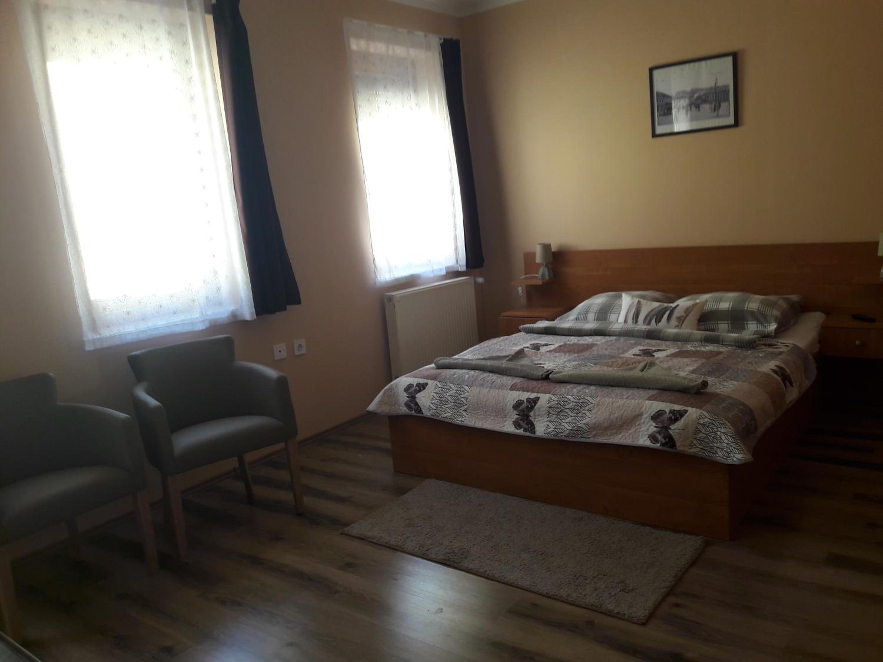 Apartment photo 2
