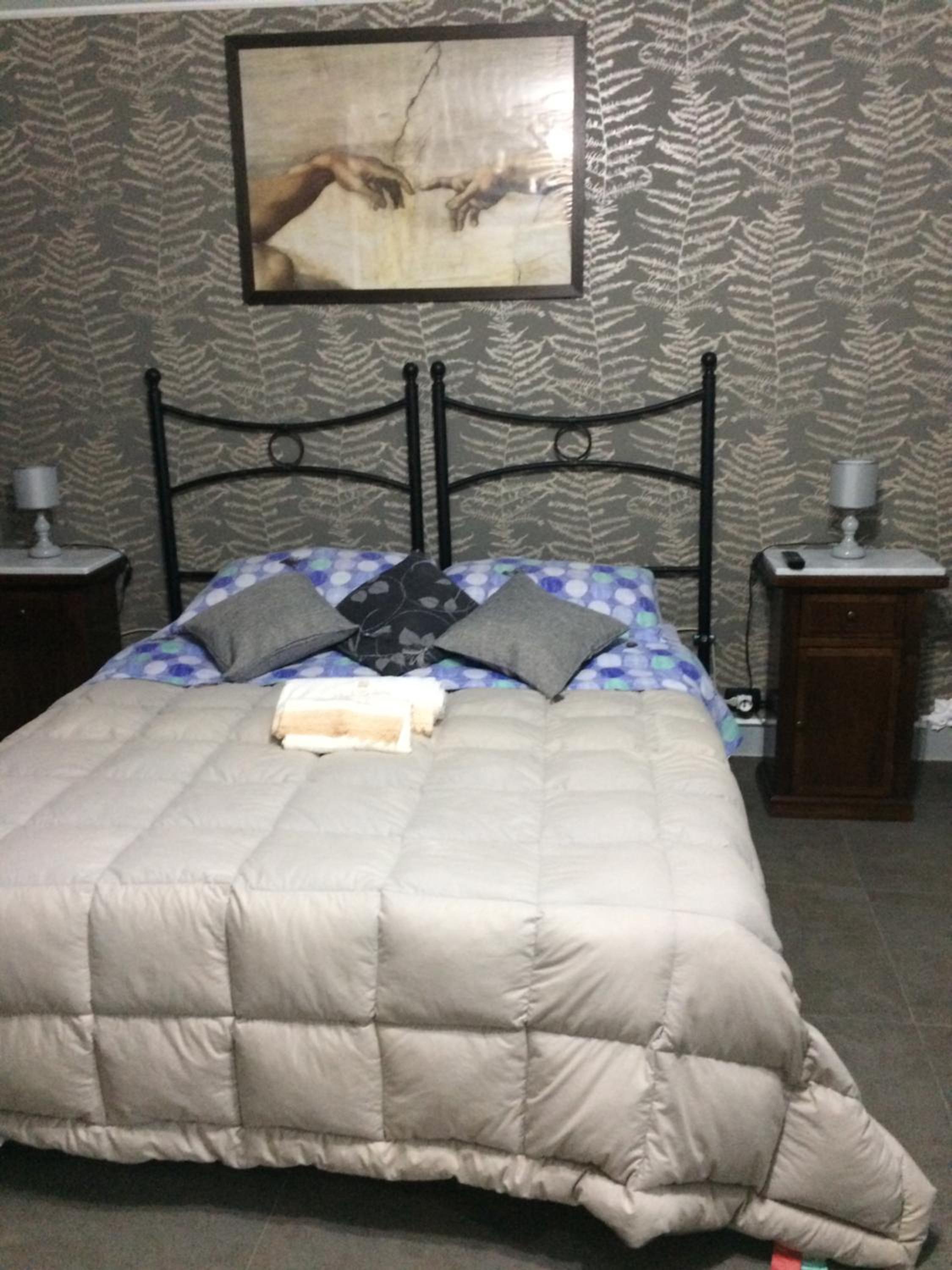 Large Double or Twin Room - Photo 3