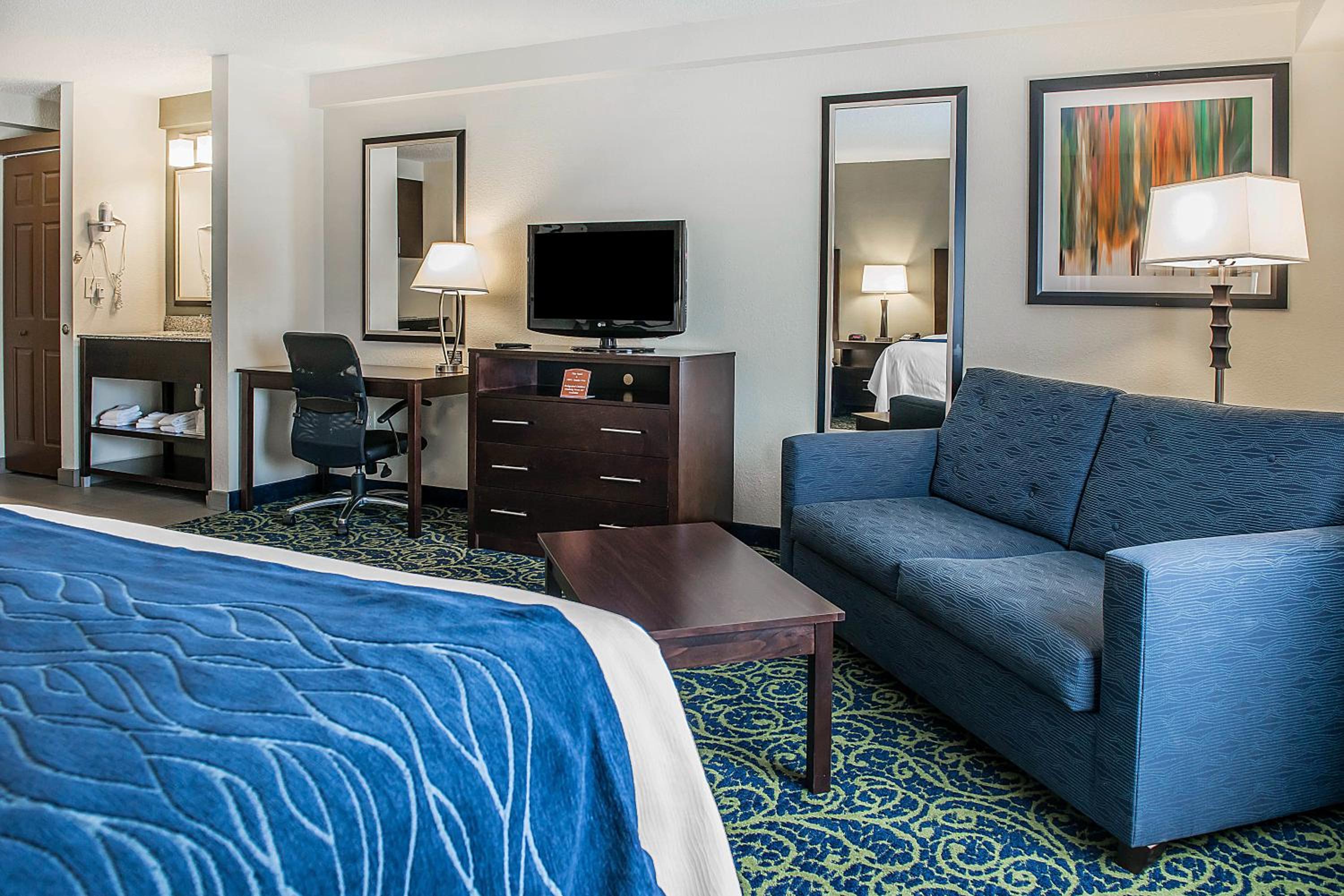 King Room with Sofa Bed - Non-Smoking - Photo 7