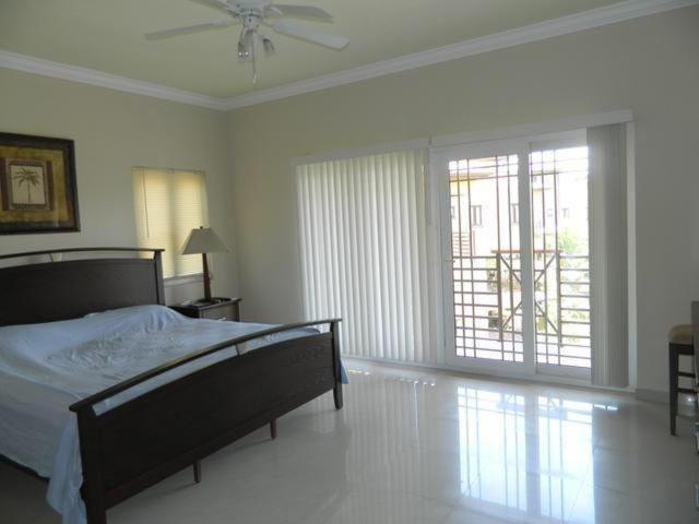 Three-Bedroom Villa photo 1