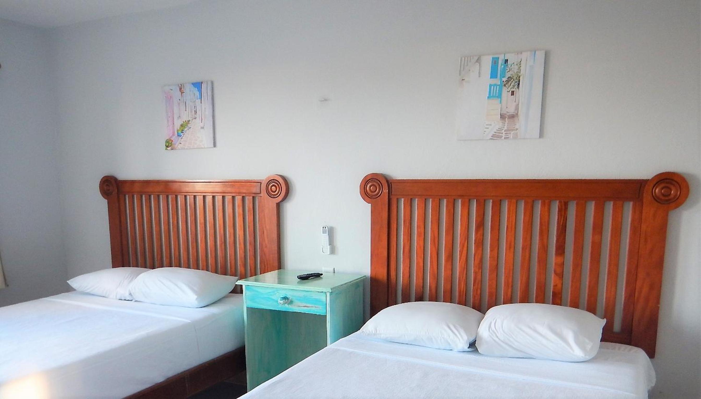 Twin Room with Private Bathroom photo 2