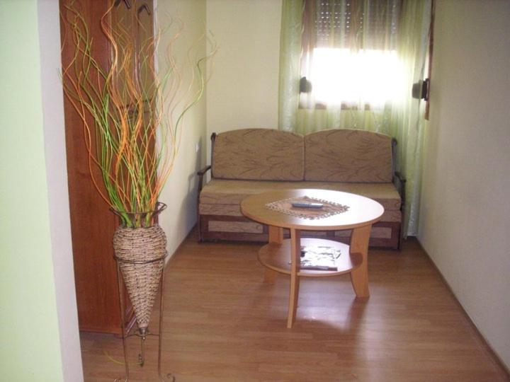 Double Room - Photo 2