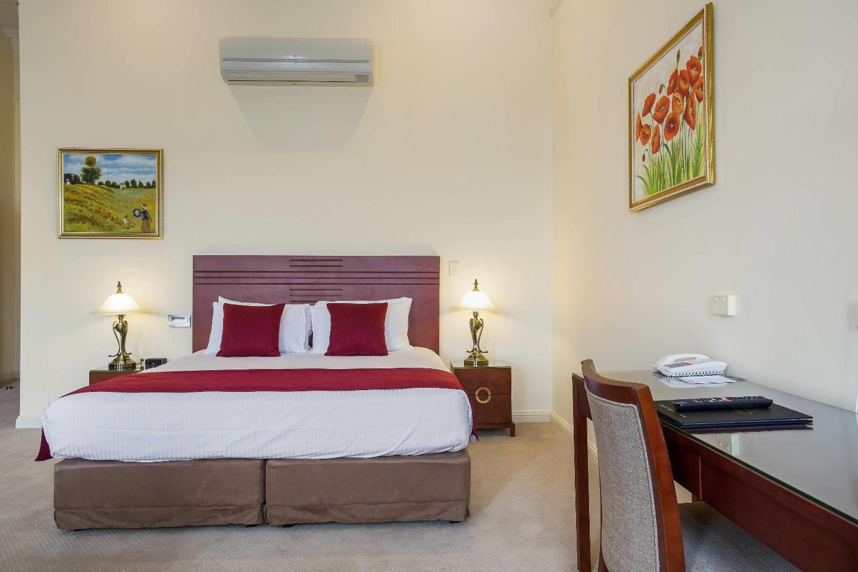 Quadruple Room with Whirlpool - Non Smoking