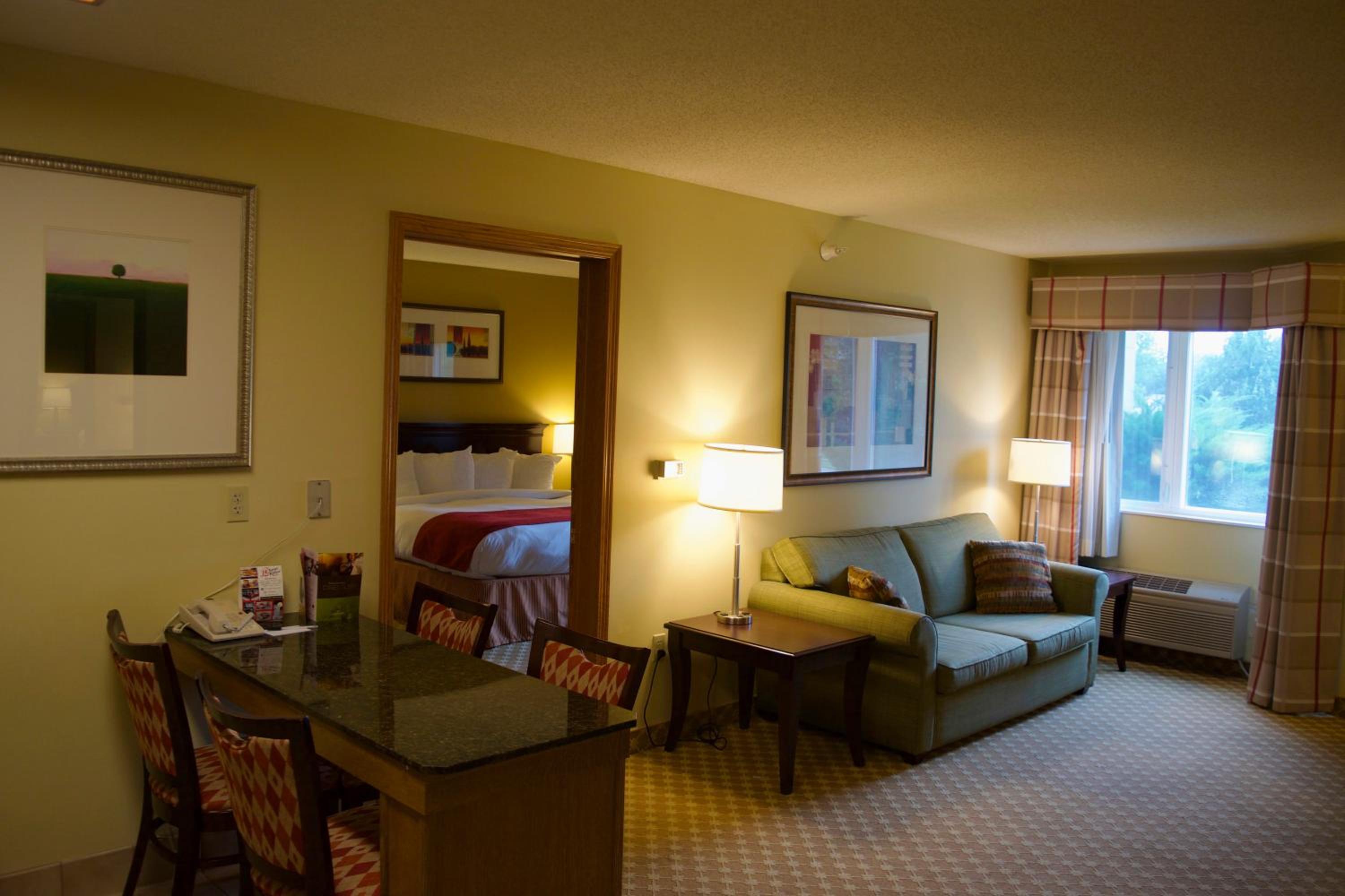 One-Bedroom King Suite with Sofa Bed - Photo 2
